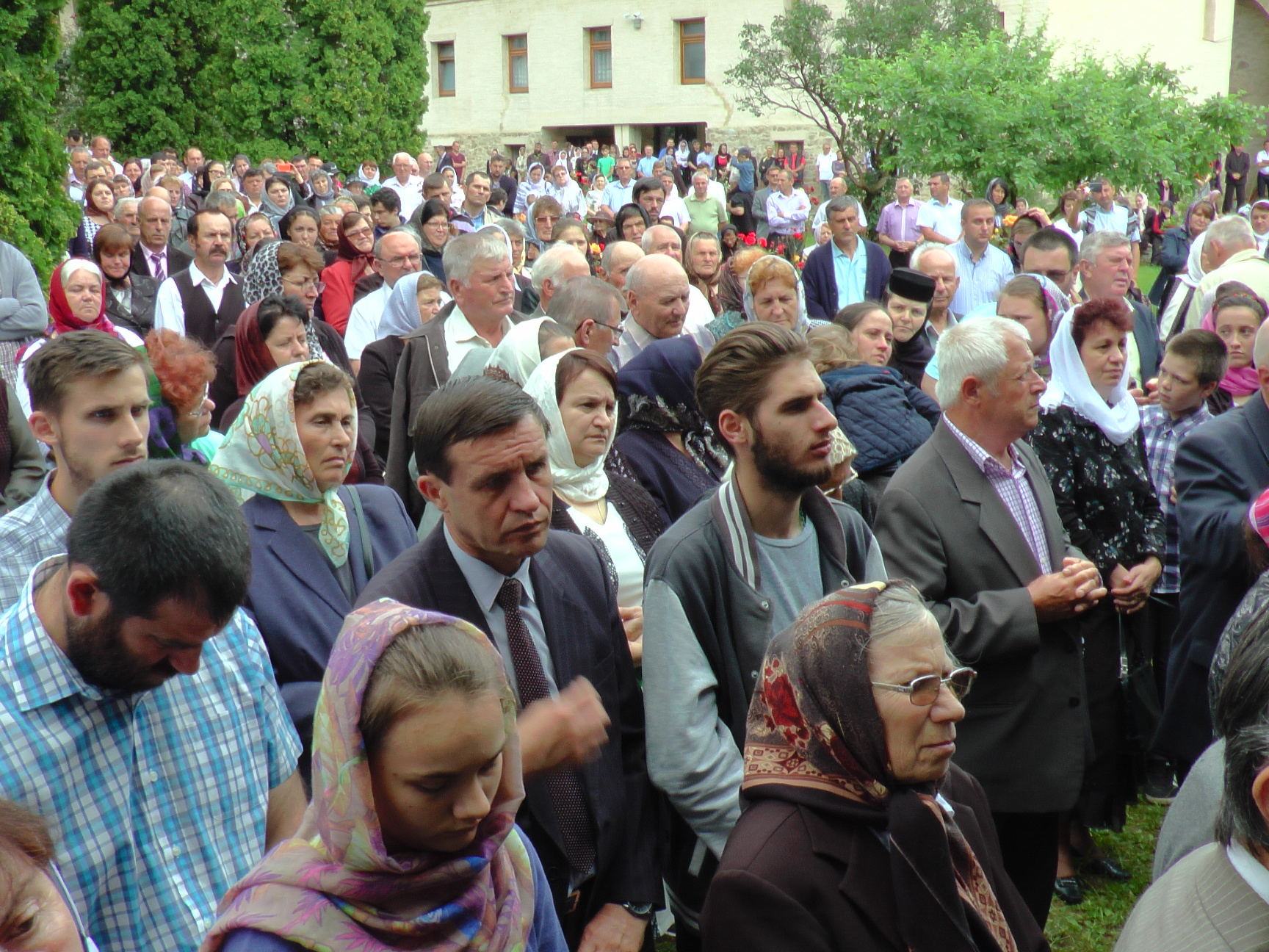 Hramul Mănăstirii sucevene Dragomirna Hramul Mănăstirii sucevene Dragomirna