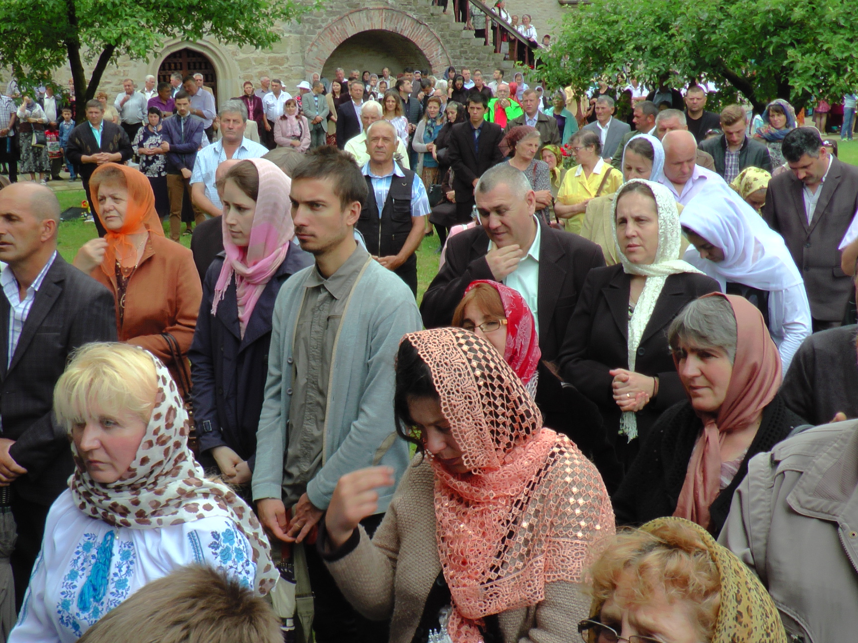 Hramul Mănăstirii sucevene Dragomirna Hramul Mănăstirii sucevene Dragomirna
