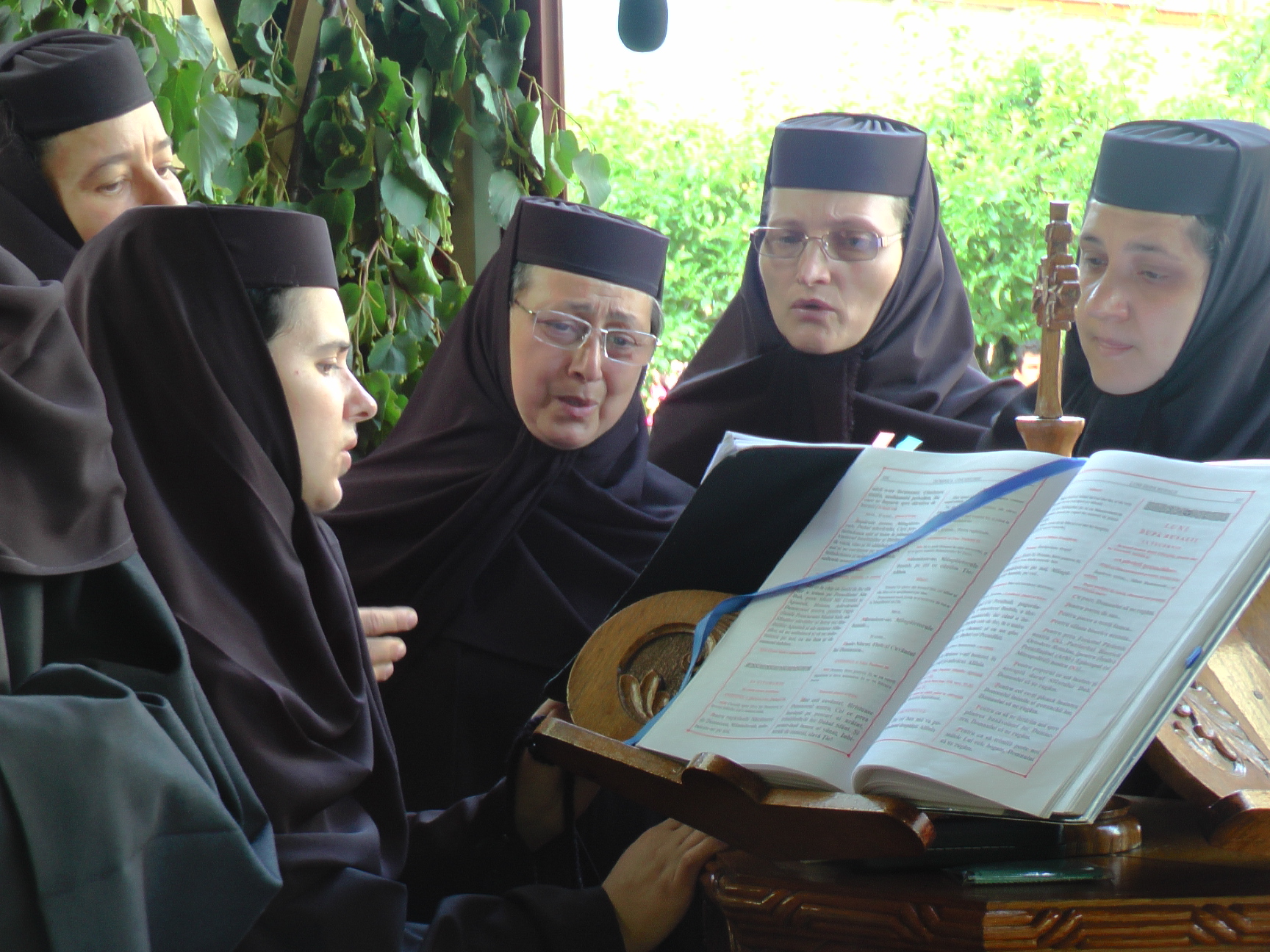 Hramul Mănăstirii sucevene Dragomirna Hramul Mănăstirii sucevene Dragomirna