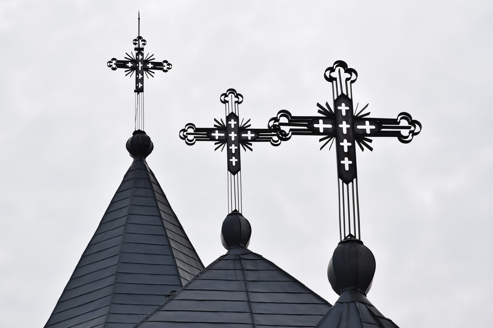 Sfinții Apostoli Petru și Pavel, cinstiți la Mănăstirea Dumbrăvele prin Liturghie arhierească Sfinții Apostoli Petru și Pavel, cinstiți la Mănăstirea Dumbrăvele prin Liturghie arhierească