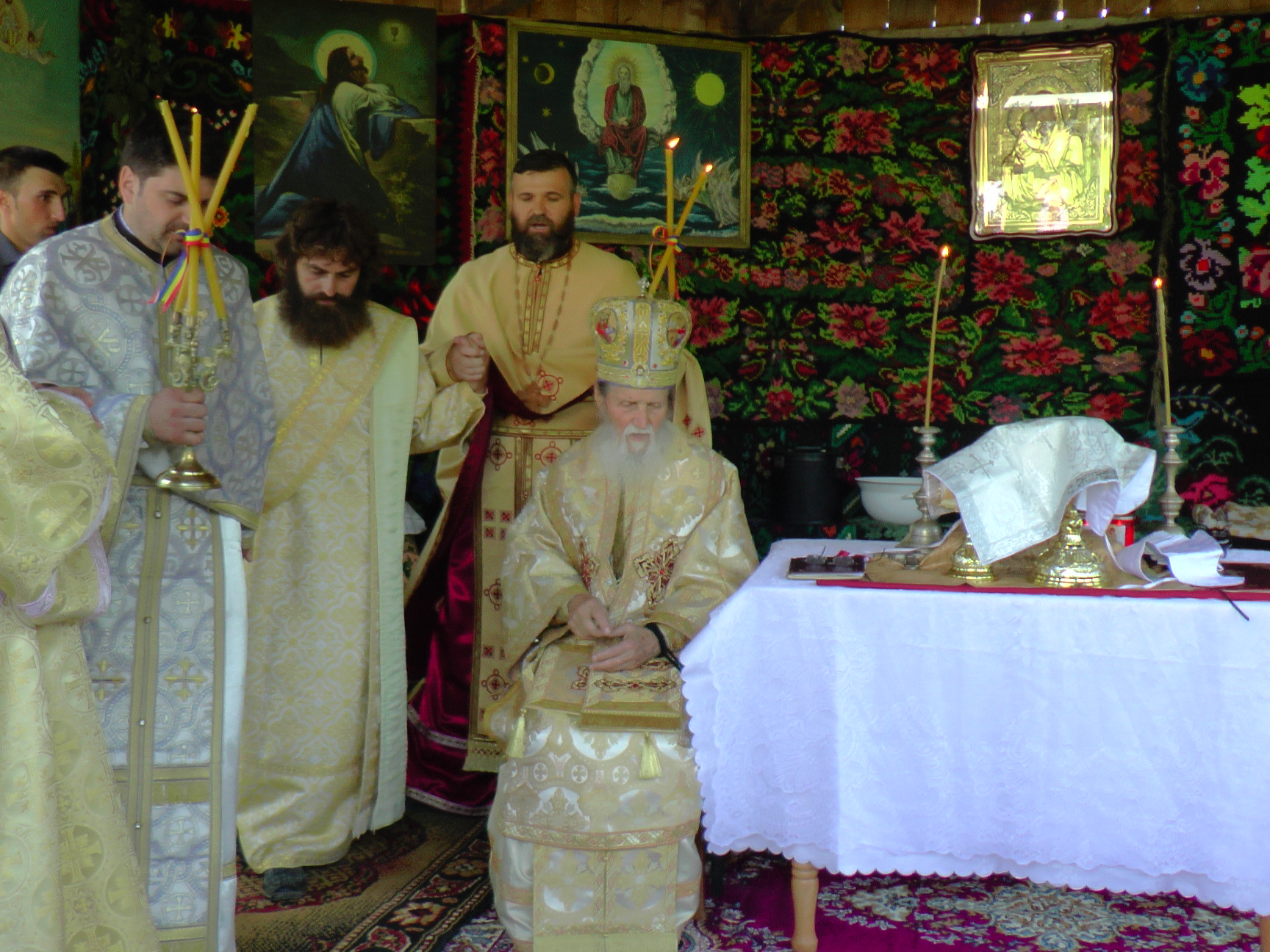 Schitul „Poiana Arşiţei“ din judeţul Suceava şi-a sărbătorit hramul