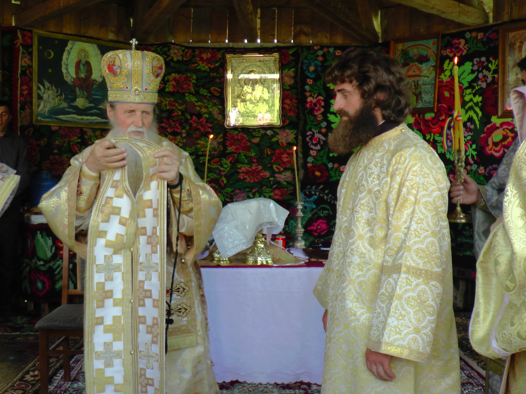 Schitul „Poiana Arşiţei“ din judeţul Suceava şi-a sărbătorit hramul