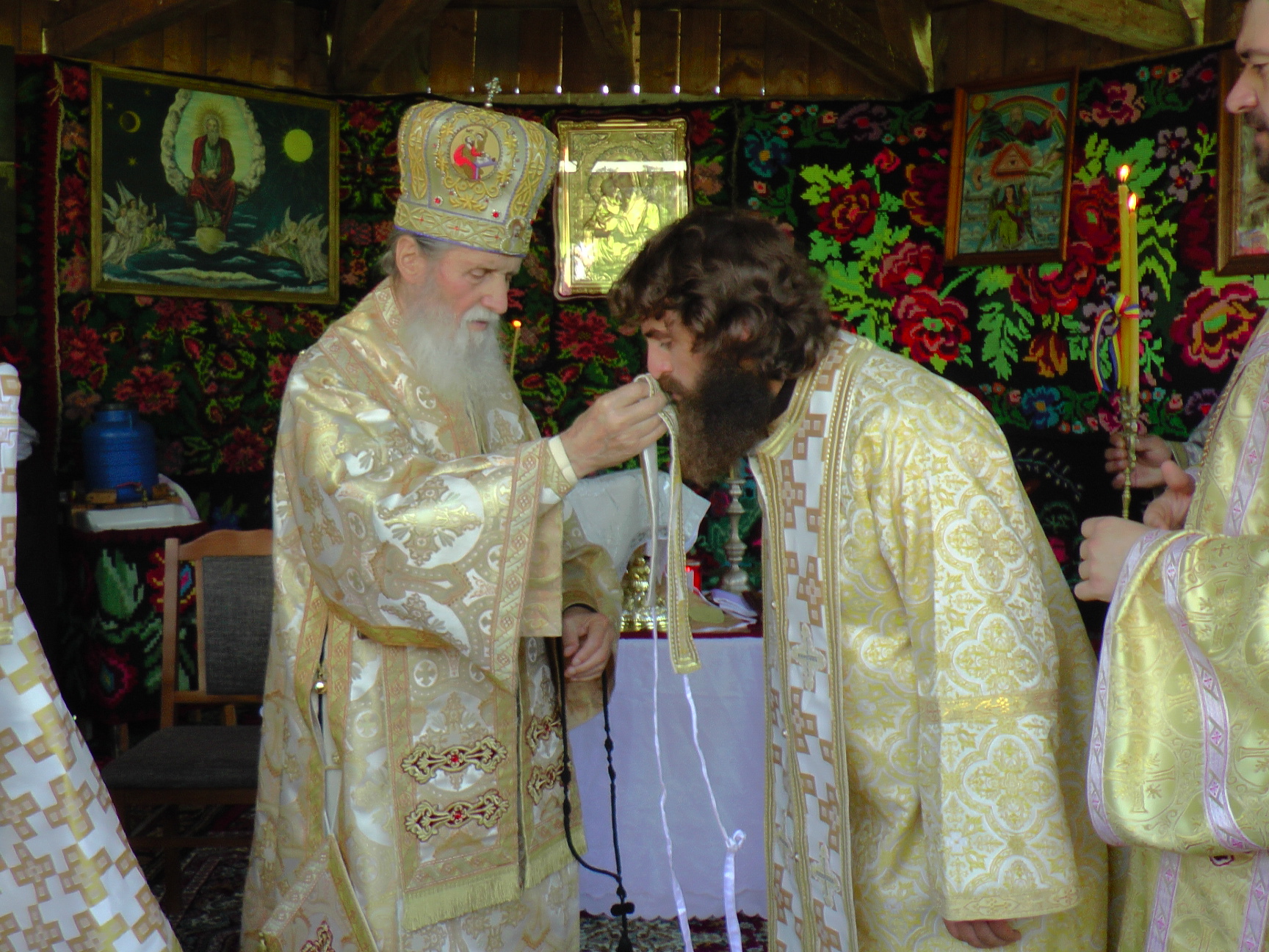 Schitul „Poiana Arşiţei“ din judeţul Suceava şi-a sărbătorit hramul