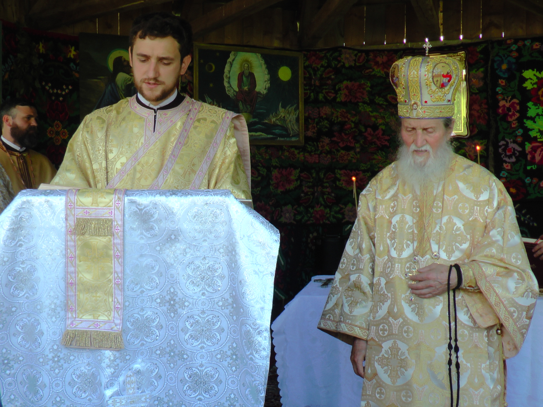 Schitul „Poiana Arşiţei“ din judeţul Suceava şi-a sărbătorit hramul