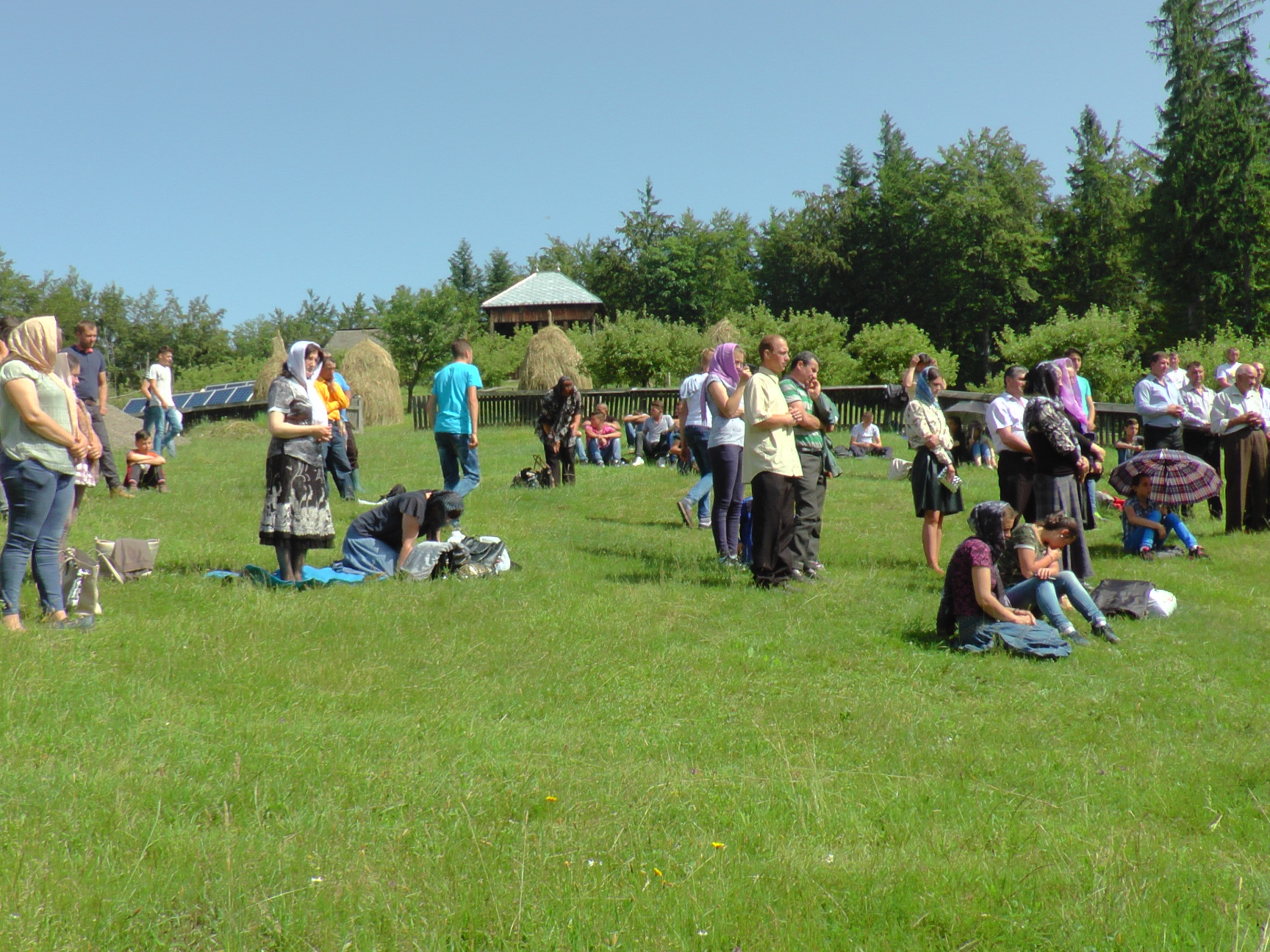 Schitul „Poiana Arşiţei“ din judeţul Suceava şi-a sărbătorit hramul