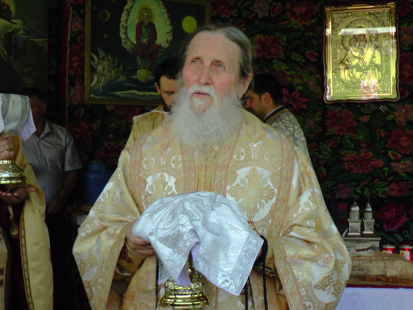 Schitul „Poiana Arşiţei“ din judeţul Suceava şi-a sărbătorit hramul