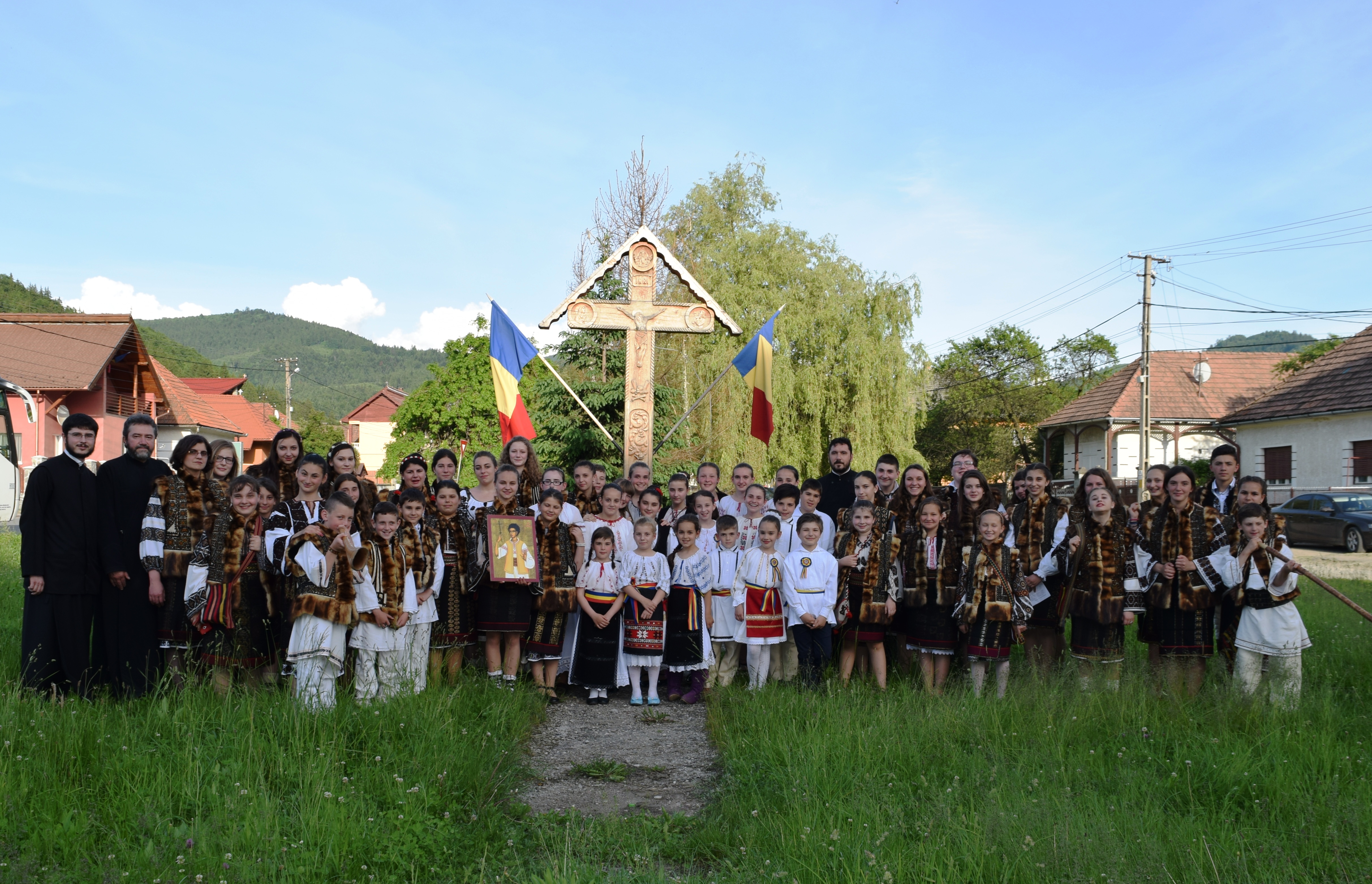 Înfrăţire între grupuri de tineri din Bucovina şi Ardeal Înfrăţire între grupuri de tineri din Bucovina şi Ardeal