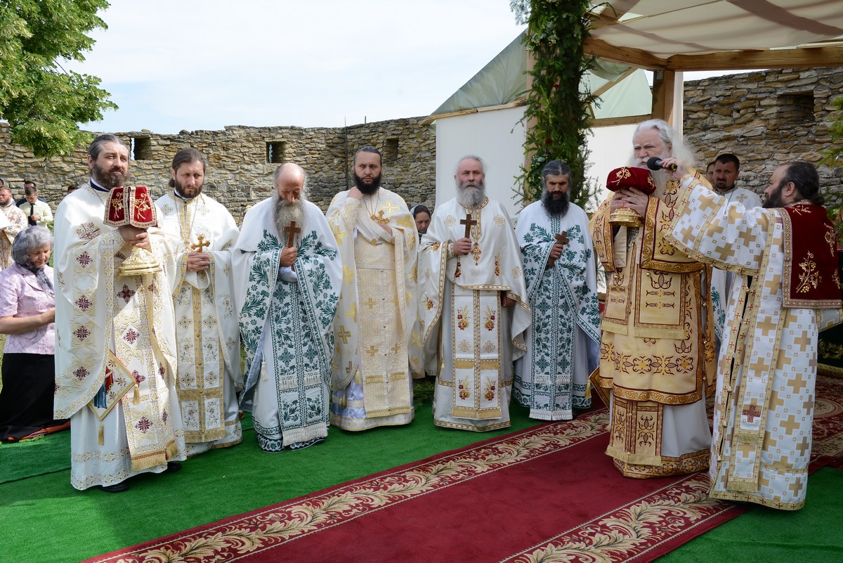 Foto: Constantin Ciofu Duminica Mare la Mănăstirea Dobrovăţ
