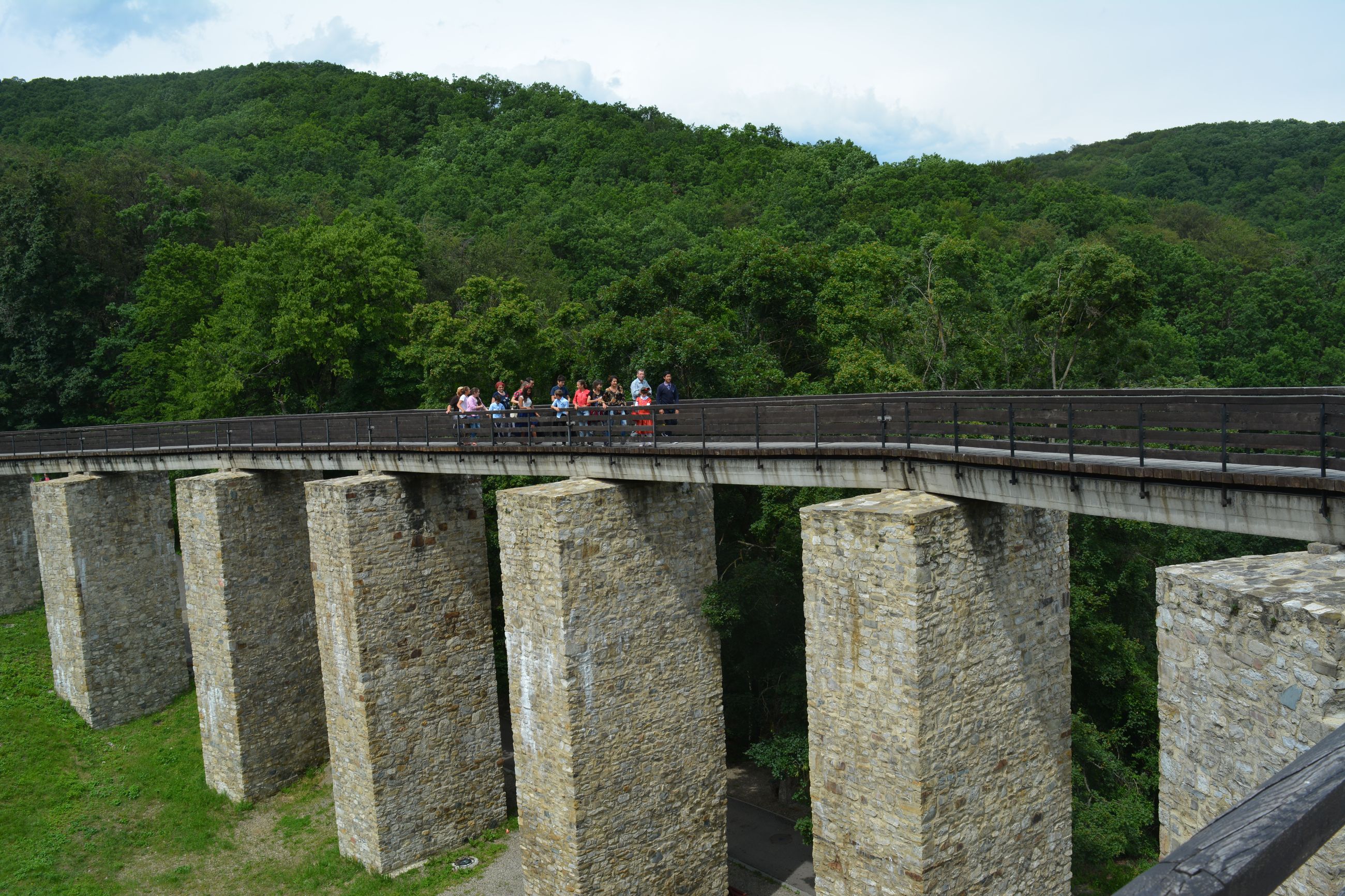 Pelerinaj pentru copiii din satul Unguroaia