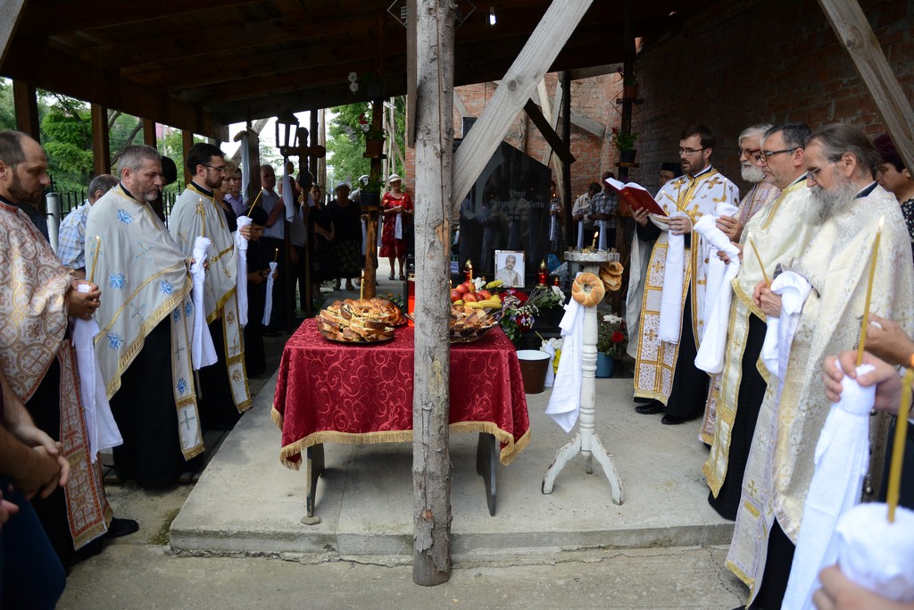 „Să vă străduiţi să terminaţi această biserică!”