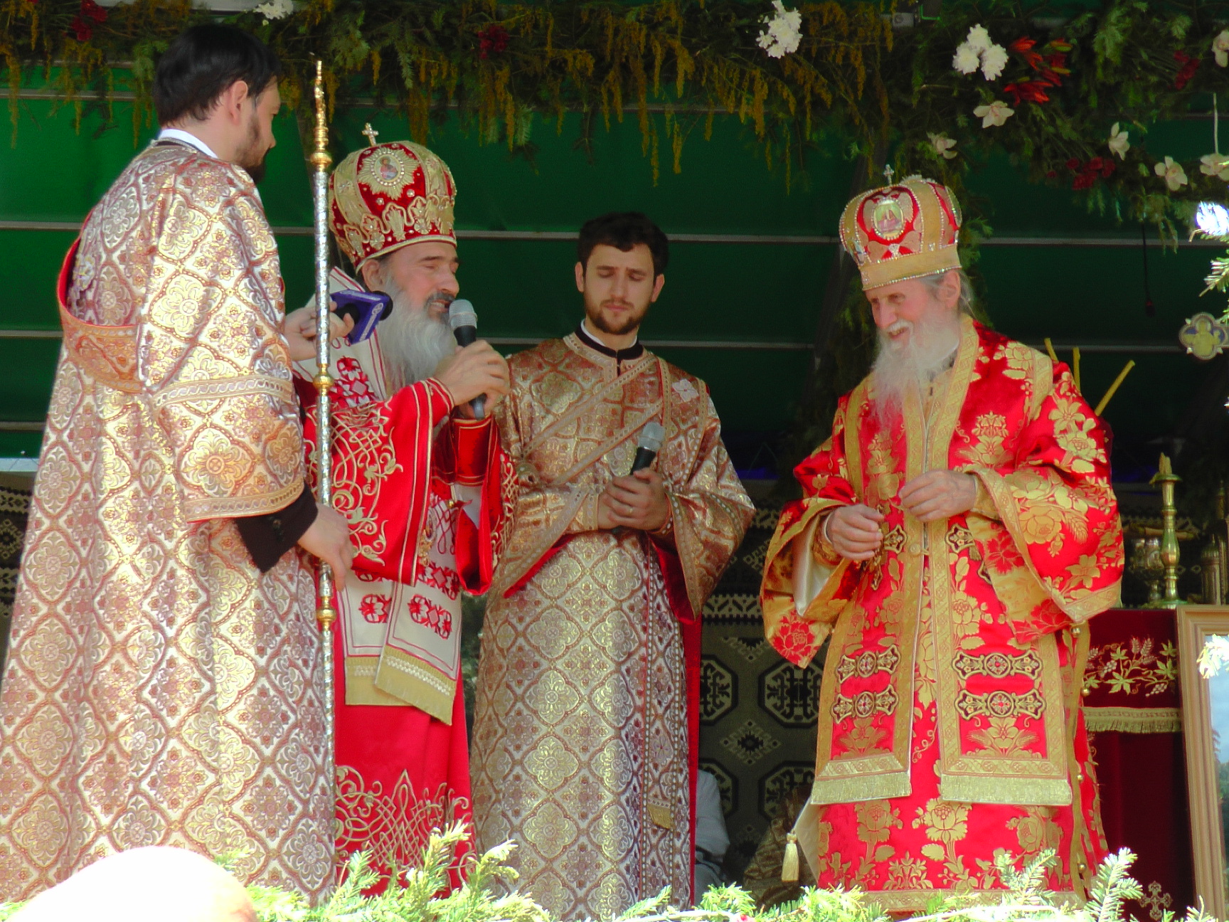 „Ocrotitorul Bucovinei”, cinstit de mii de pelerini „Ocrotitorul Bucovinei”, cinstit de mii de pelerini
