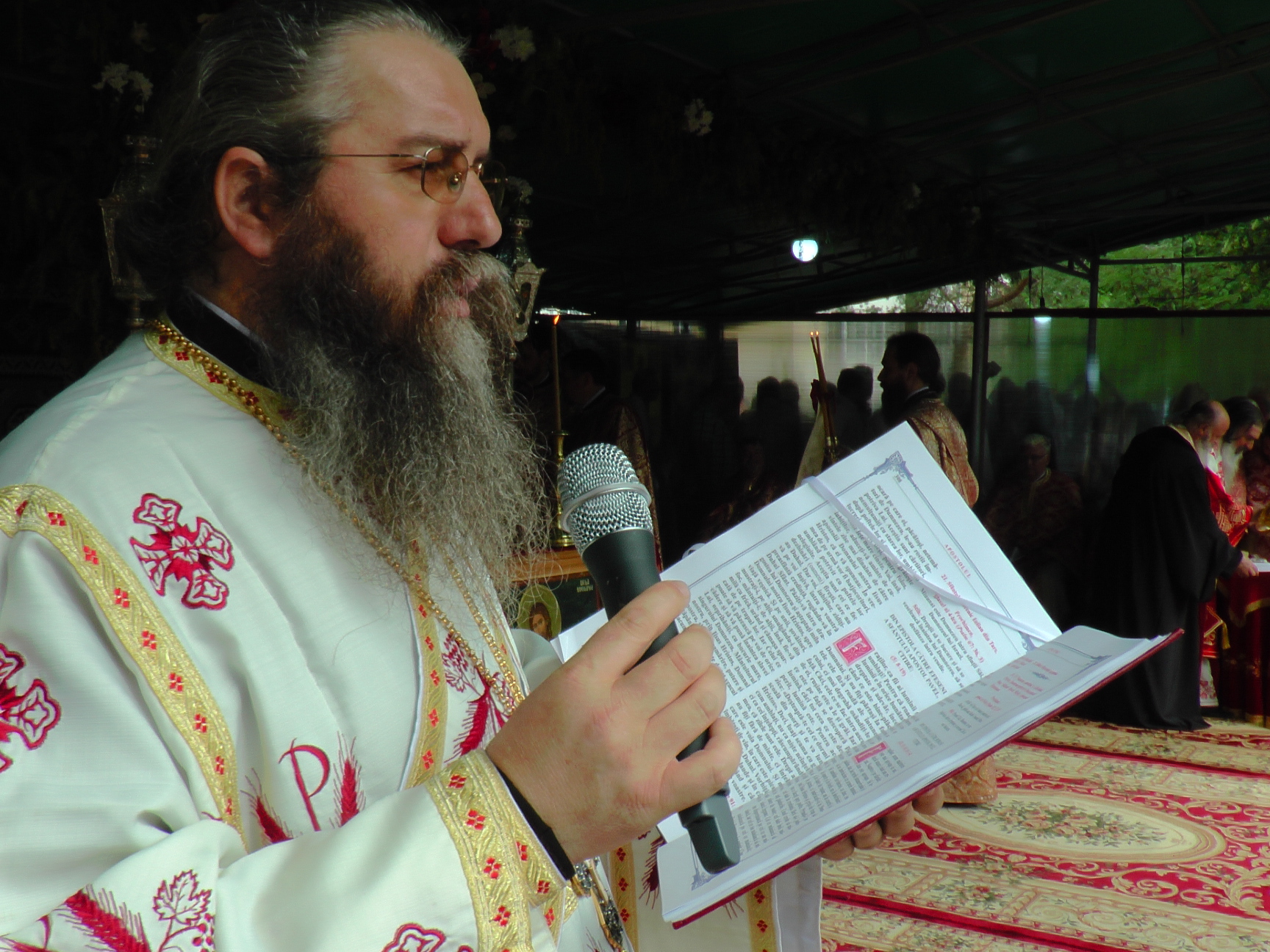 „Ocrotitorul Bucovinei”, cinstit de mii de pelerini „Ocrotitorul Bucovinei”, cinstit de mii de pelerini