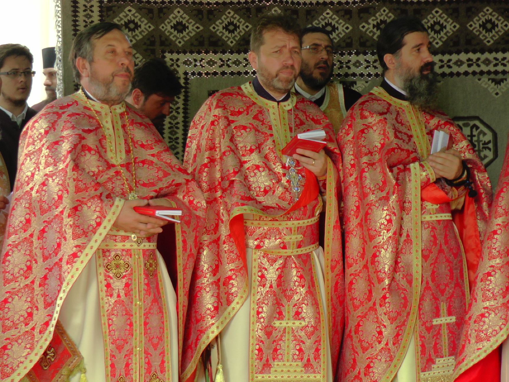 „Ocrotitorul Bucovinei”, cinstit de mii de pelerini „Ocrotitorul Bucovinei”, cinstit de mii de pelerini