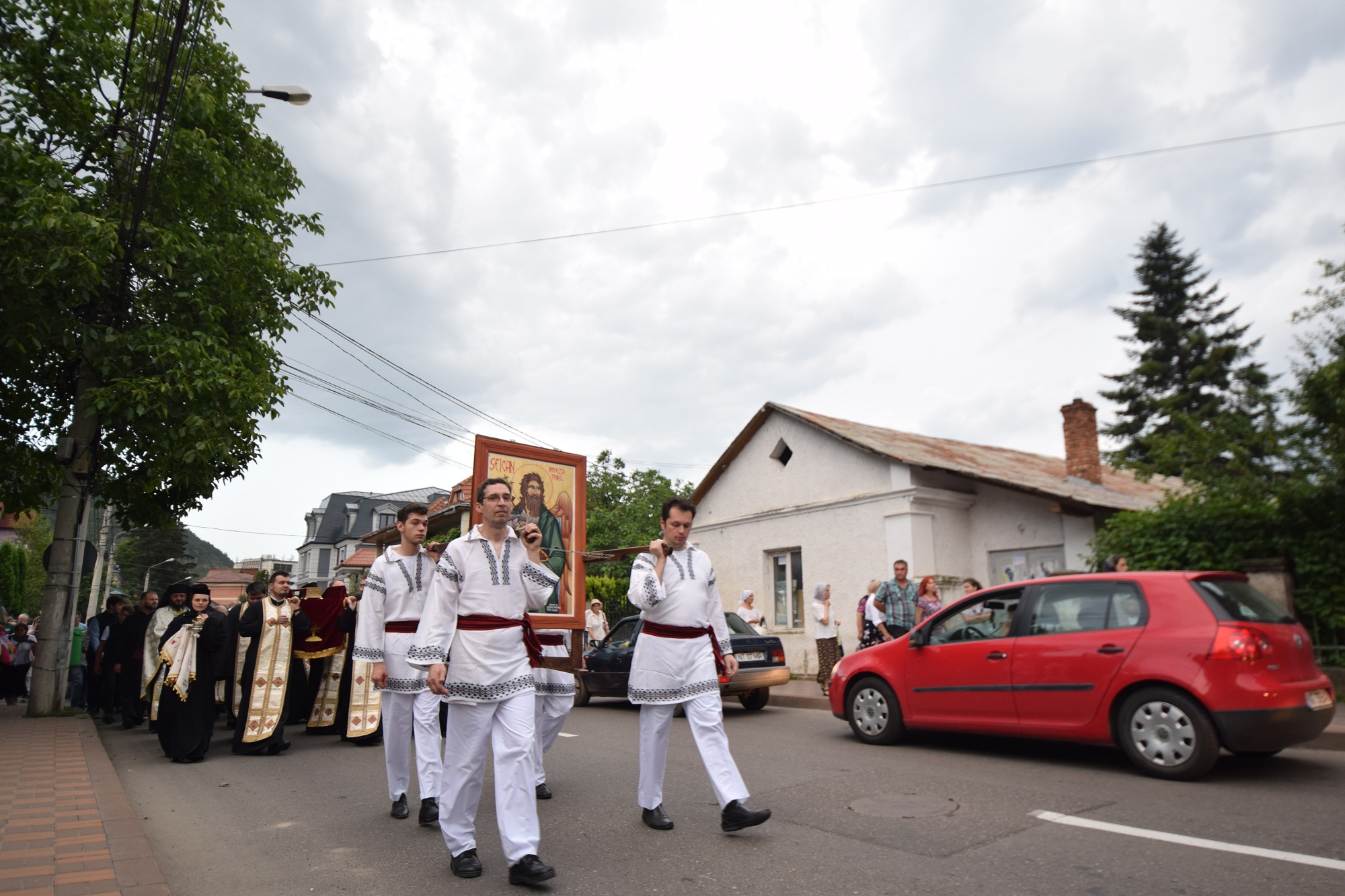 Procesiune religioasă la Piatra Neamț, cu ocazia sărbătorii Nașterea Sfântului Ioan Botezătorul Procesiune religioasă la Piatra Neamț, cu ocazia sărbătorii Nașterea Sfântului Ioan Botezătorul