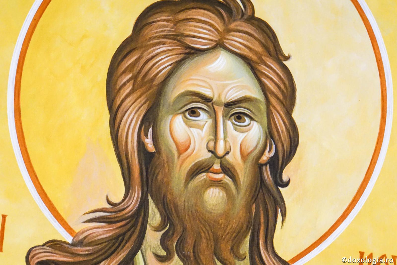 (AUDIO) „Când omul slujeşte lui Dumnezeu primeşte mângâiere, încredinţare, nădejde” - Arhimandritul Nichifor Horia