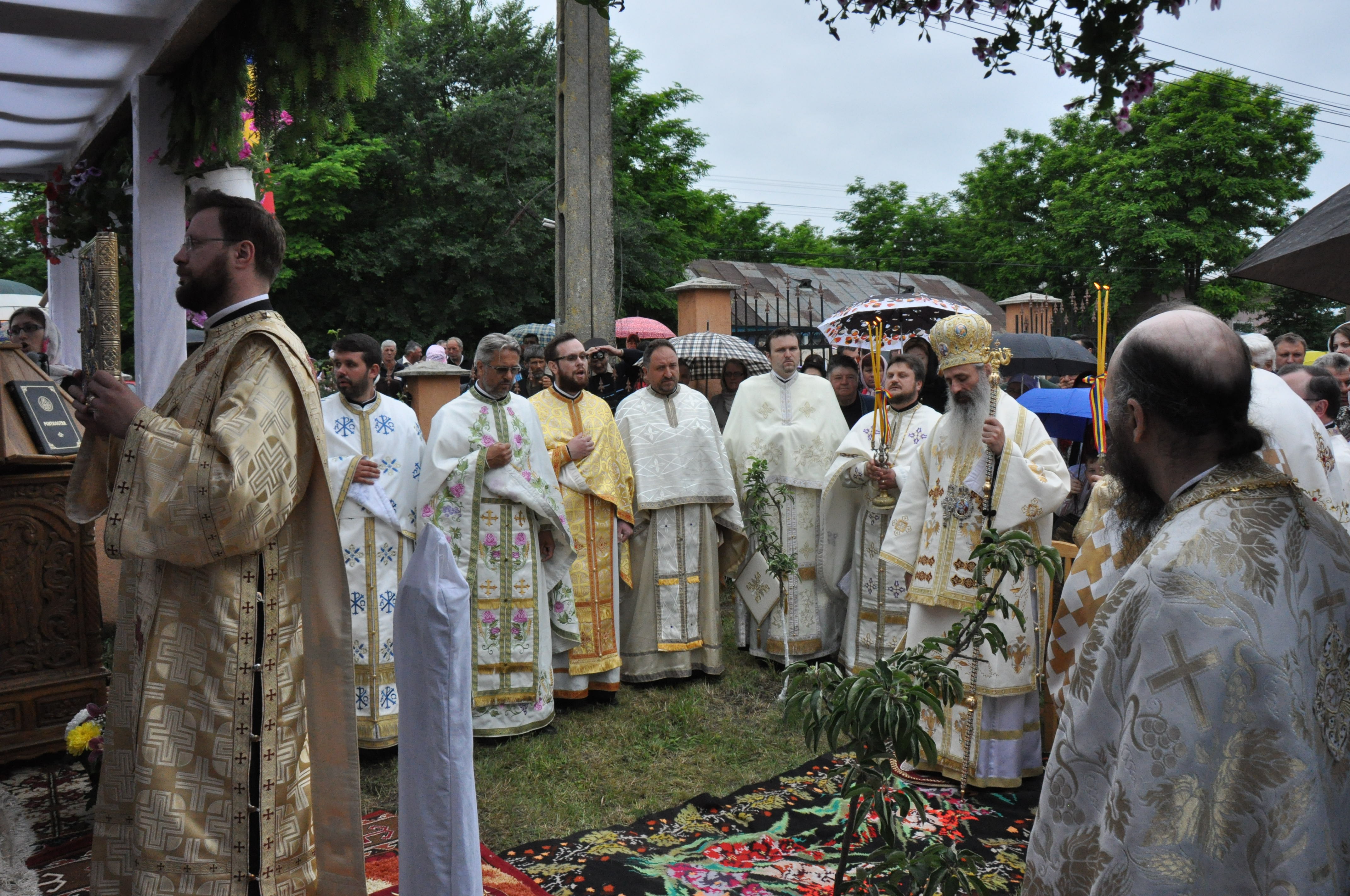 „În biserică omul trăiește cele mai importante evenimente din viața lui”