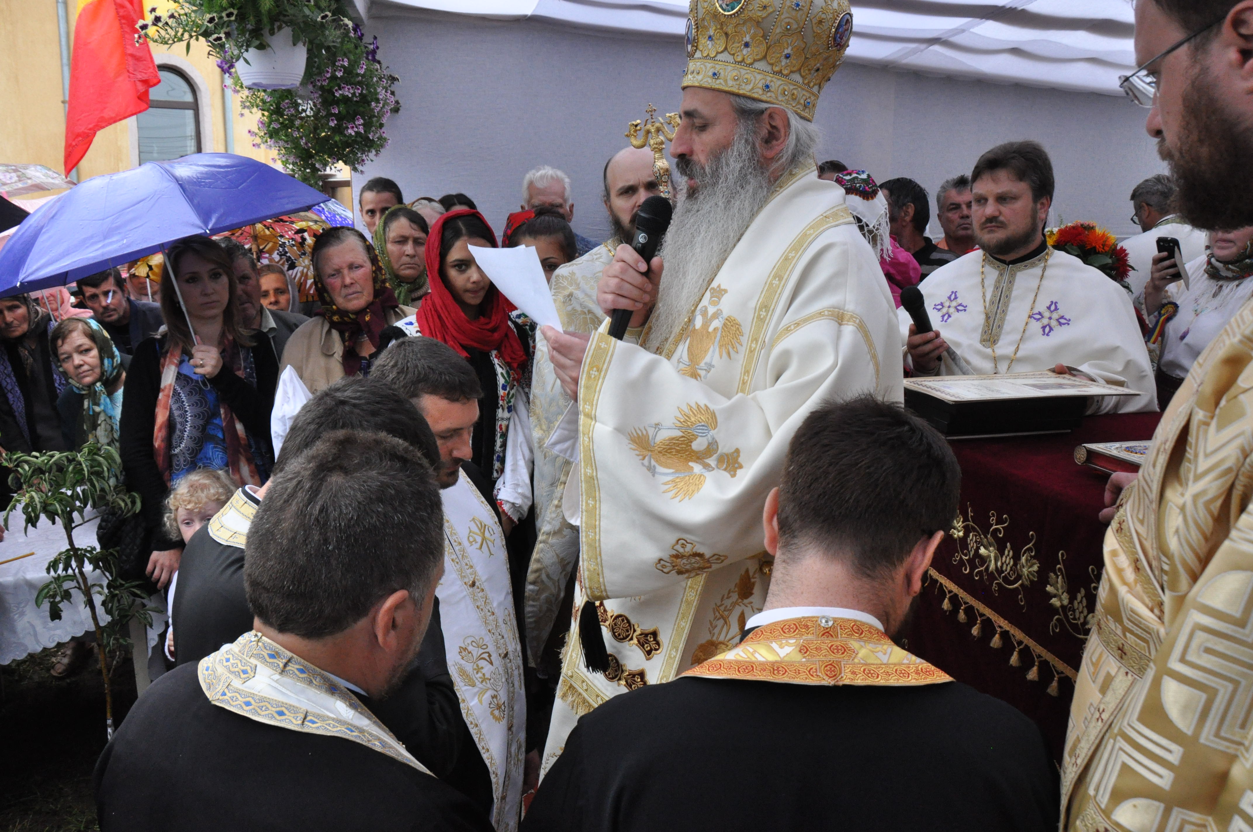 „În biserică omul trăiește cele mai importante evenimente din viața lui”