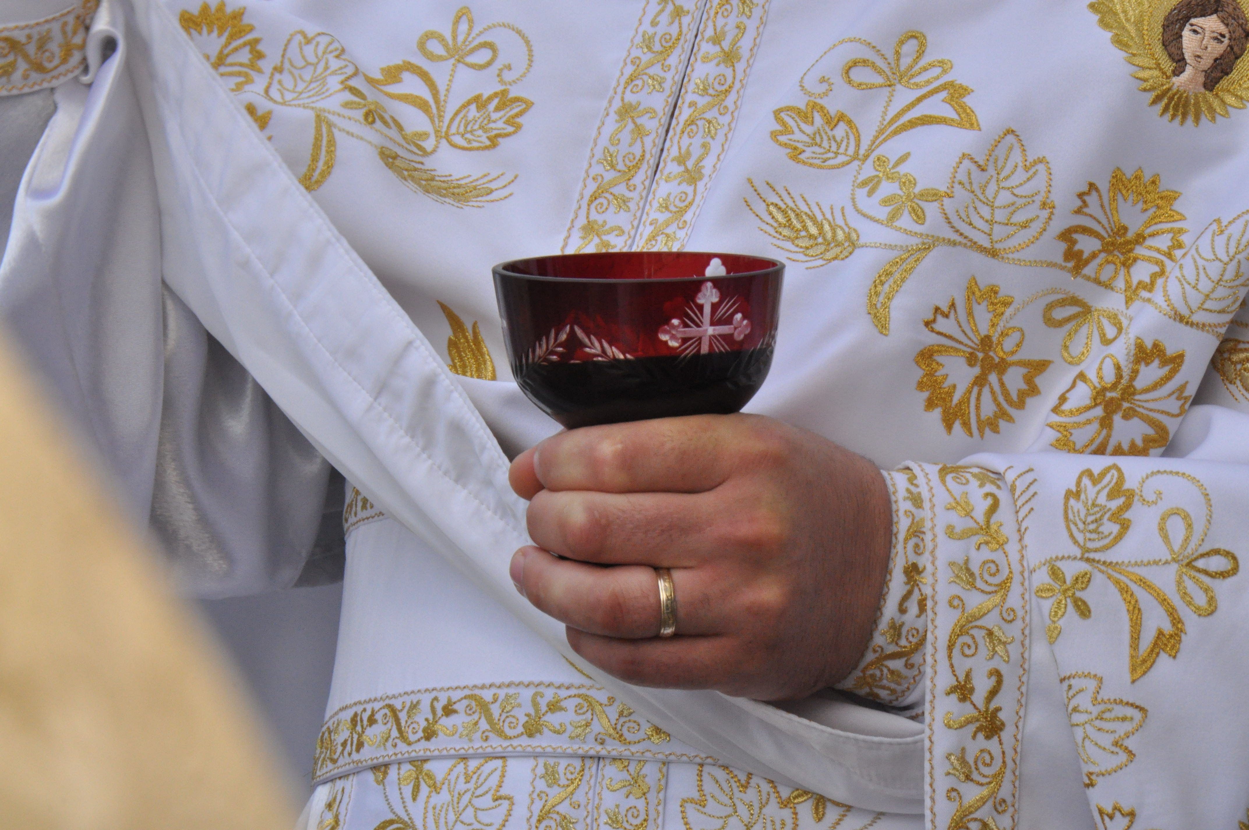 „În biserică omul trăiește cele mai importante evenimente din viața lui”