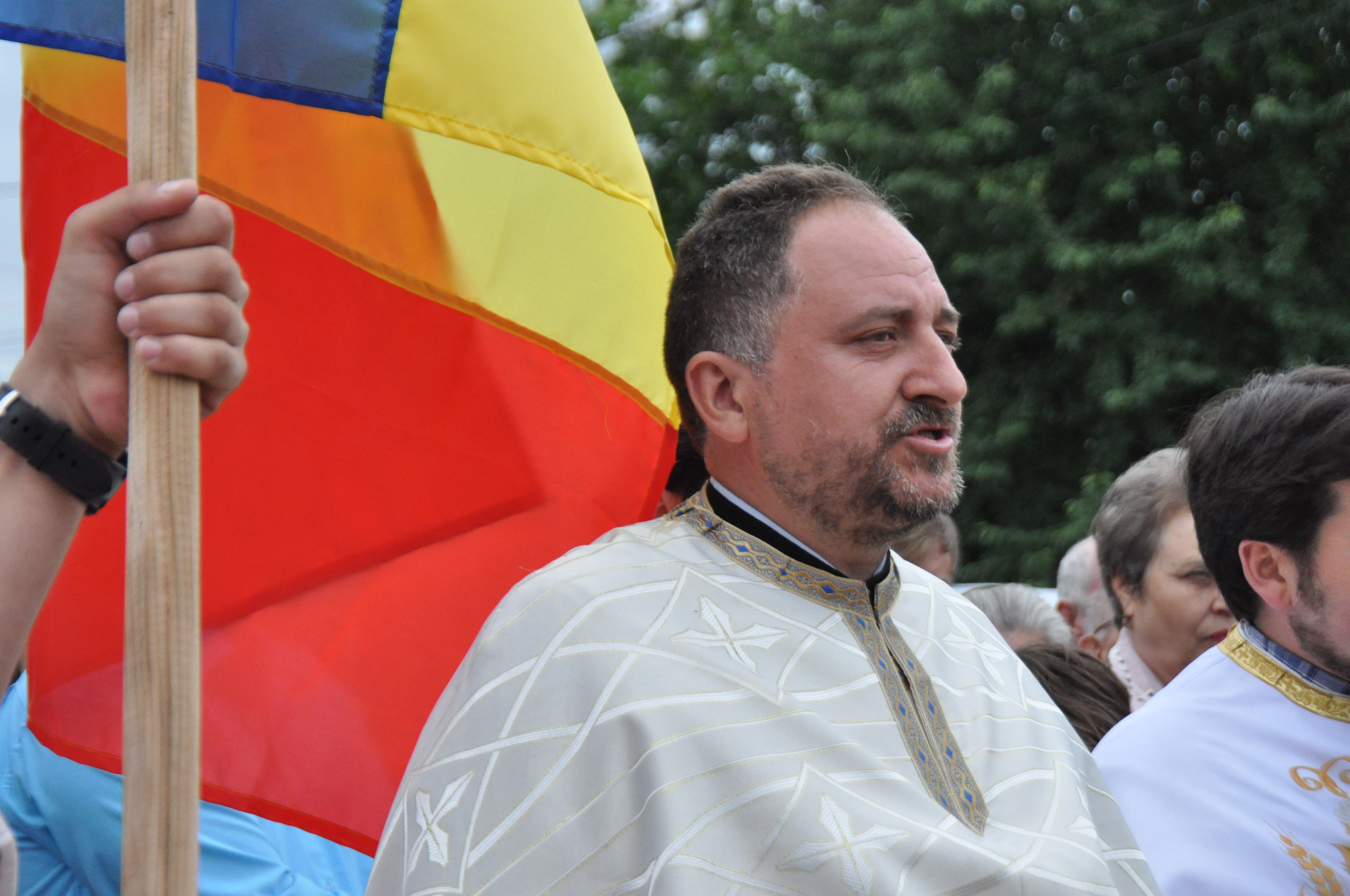 Sfințire de troițe în parohiile Chișcăreni și Petricani