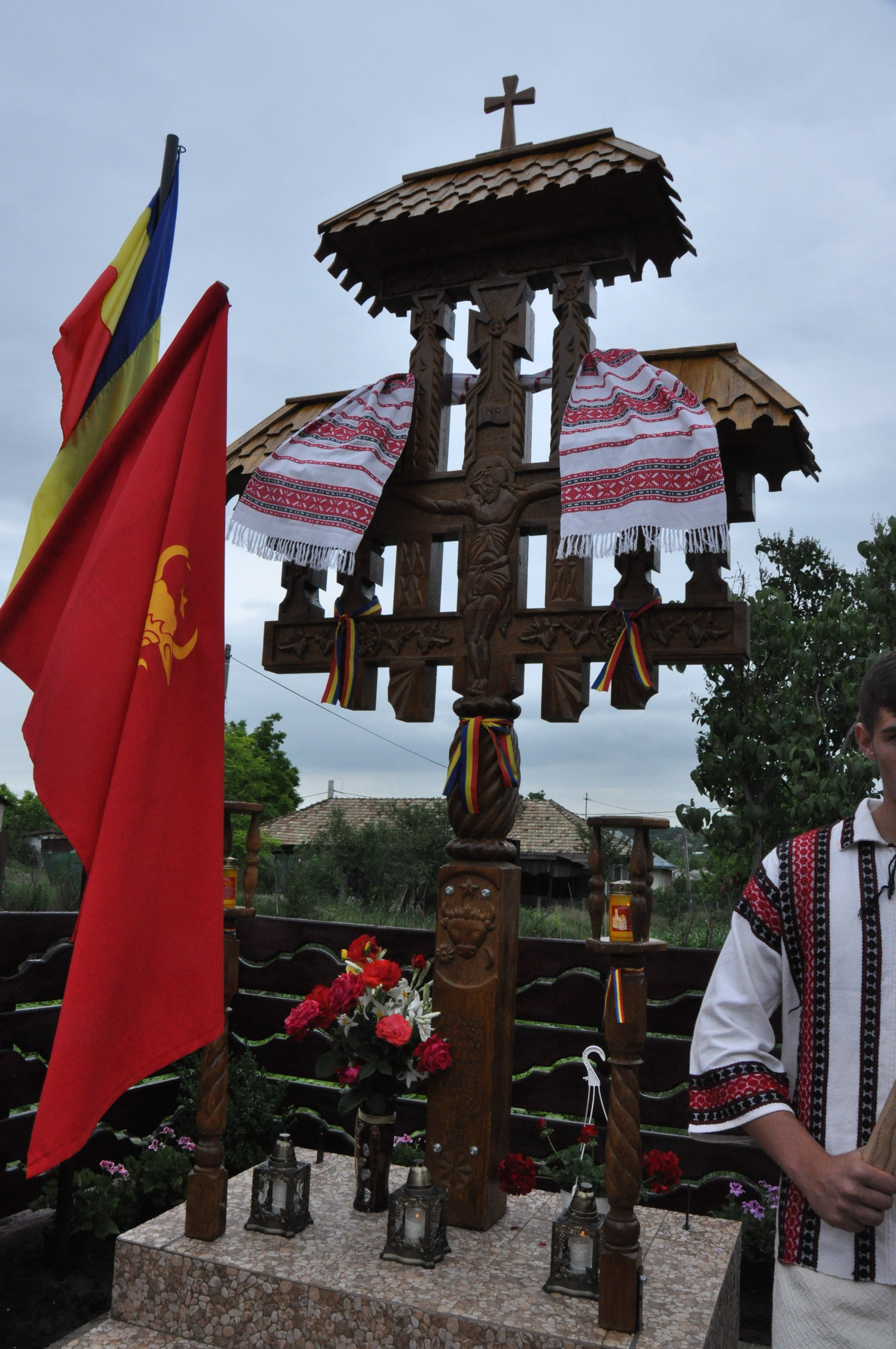 Sfințire de troițe în parohiile Chișcăreni și Petricani