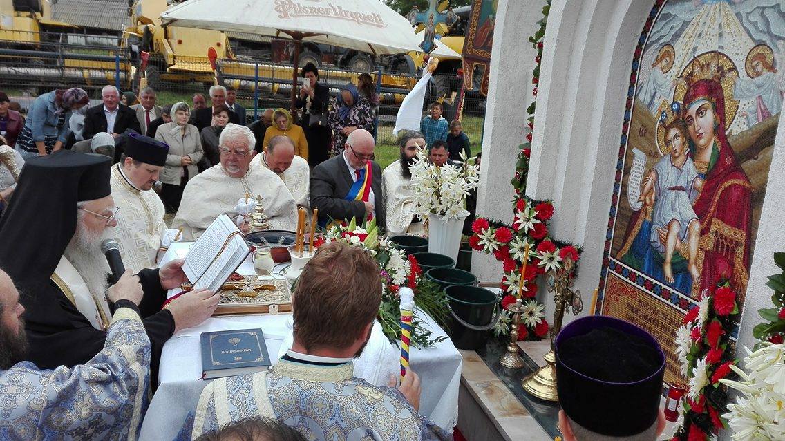 Troiţă închinată Maicii Domnului, la Ipatele