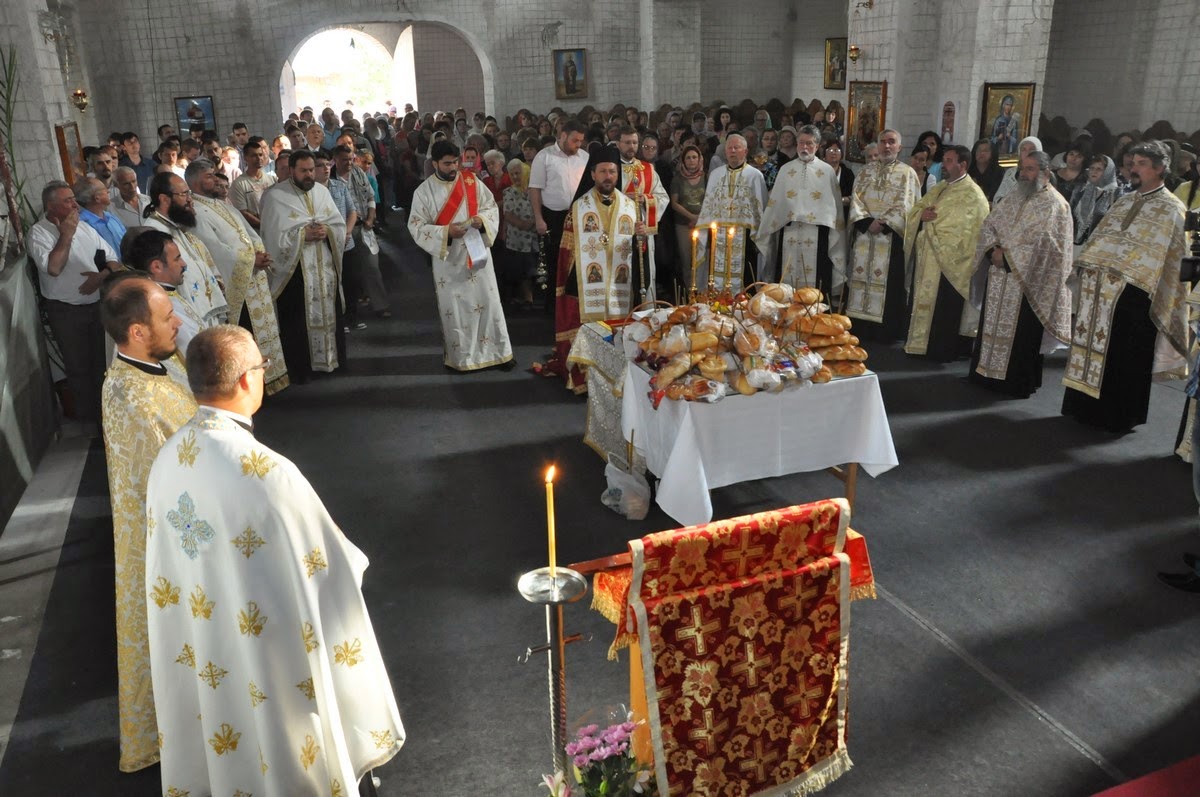 Prezenţă arhierească la hramul Bisericii „Sfântul Iulian din Tars“