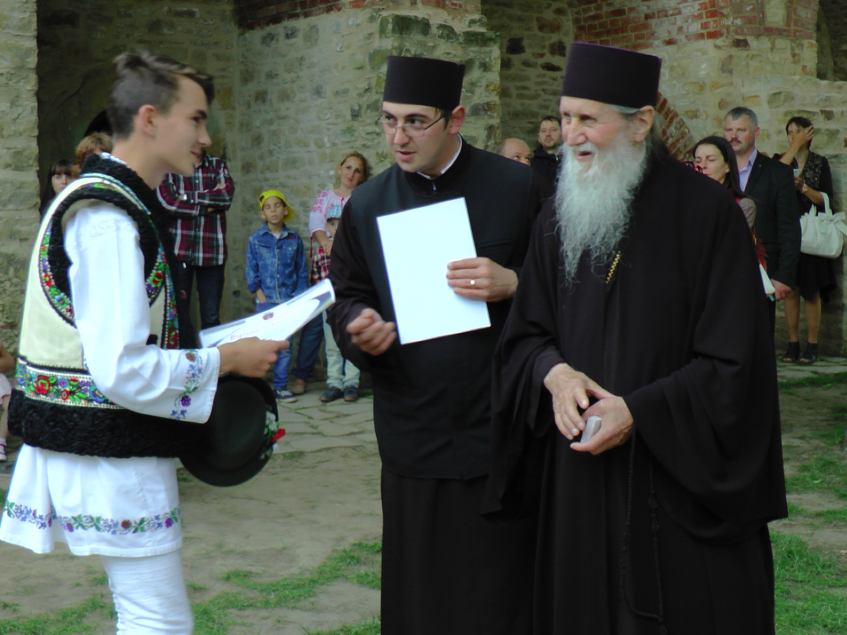 Ziua Eroilor, marcată la Suceava printr-un spectacol patriotic