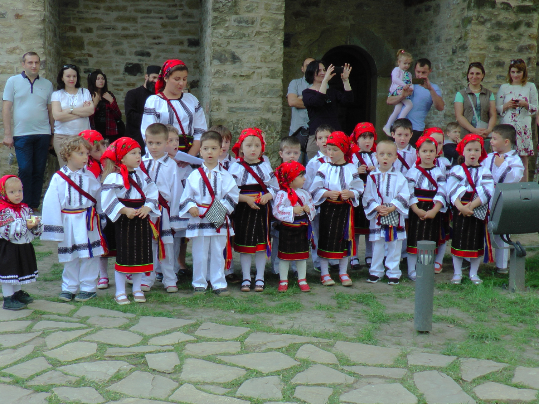 Ziua Eroilor, marcată la Suceava printr-un spectacol patriotic