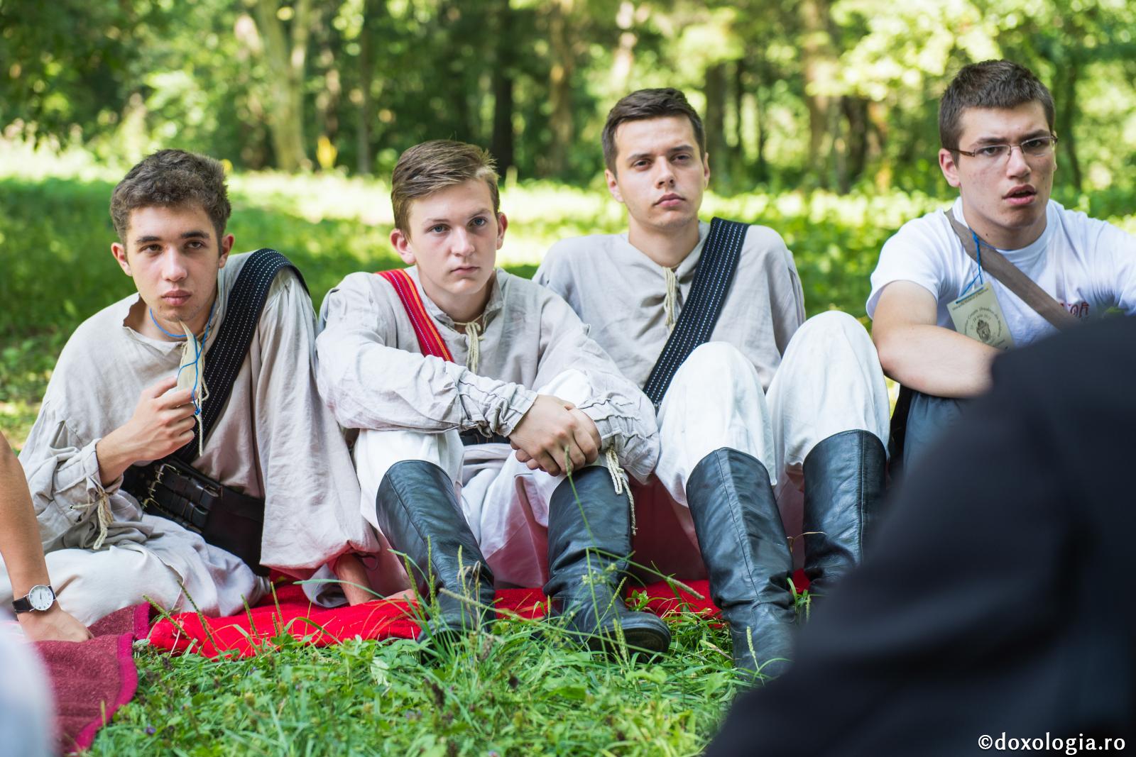 Comunicarea înseamnă și a tăcea și a asculta