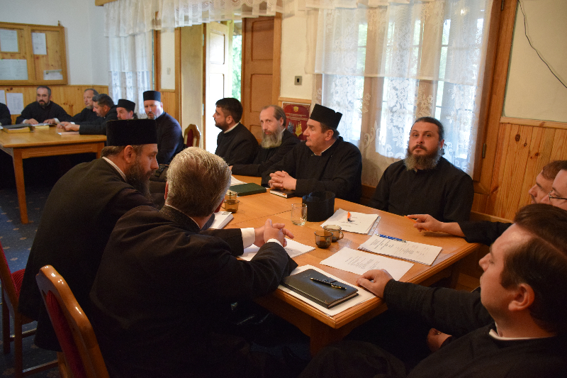 Înfrăţire între grupuri de tineri din Bucovina şi Ardeal