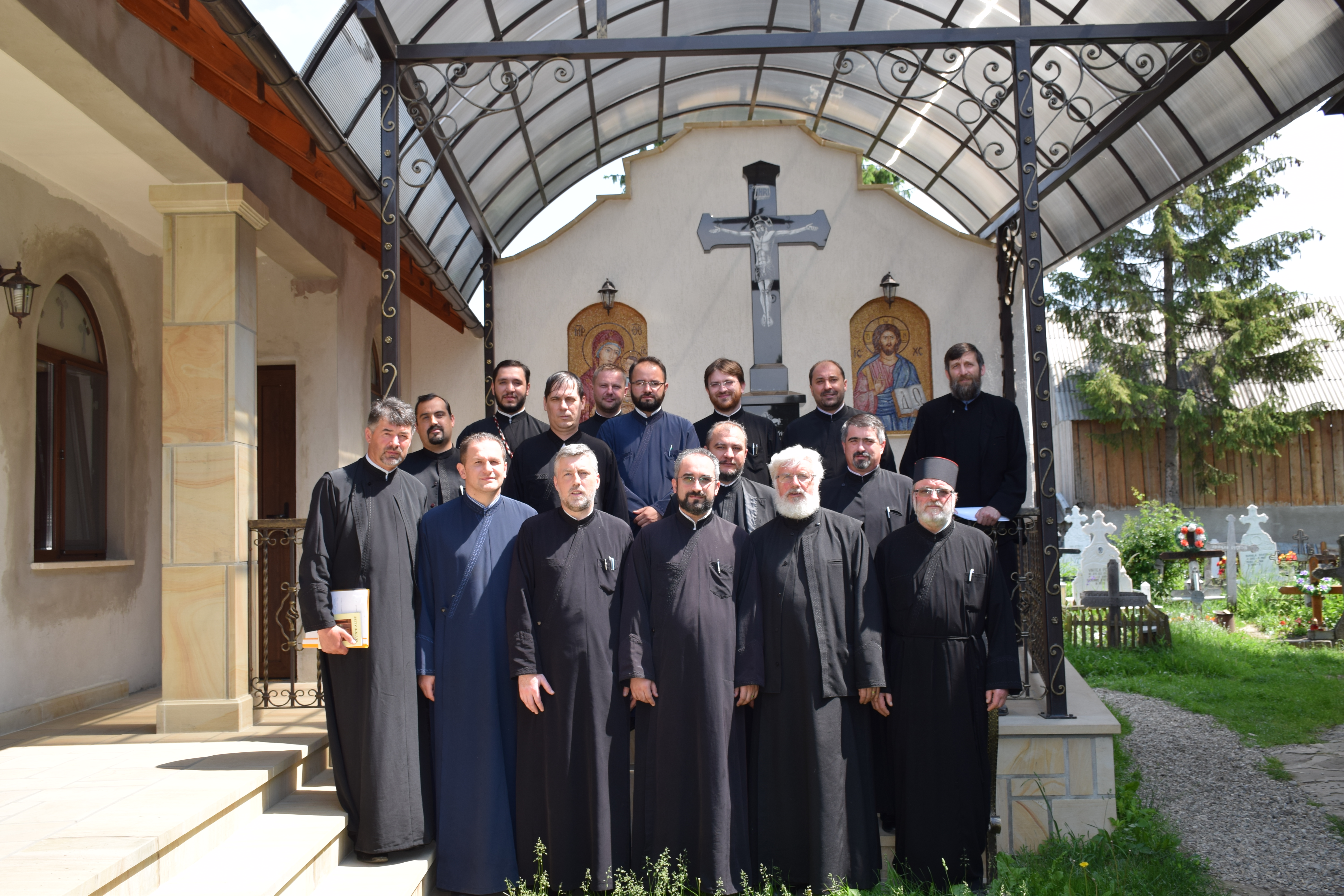 Înfrăţire între grupuri de tineri din Bucovina şi Ardeal