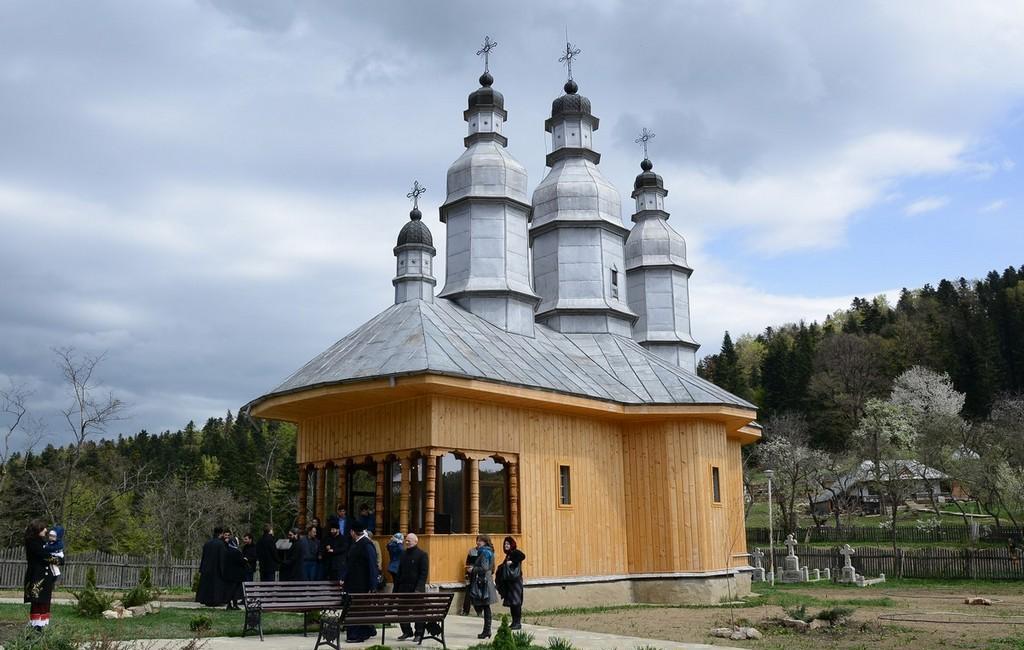 Bucurie şi rugăciune în „poiana raiului“ de la Pocrov