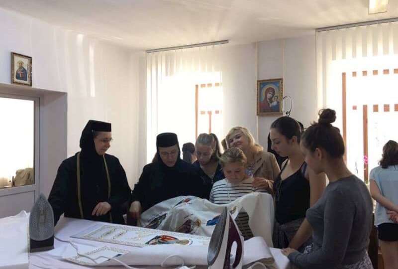 Şcoli de vară în Parohia Poduri şi la Mănăstirea Varatic