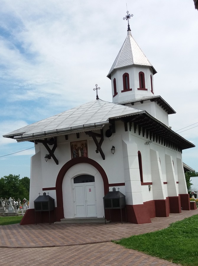 Pictura Bisericii Dealu-Zvoriştea, judeţul Suceava, va fi sfinţită Pictura Bisericii Dealu-Zvoriştea, judeţul Suceava, va fi sfinţită