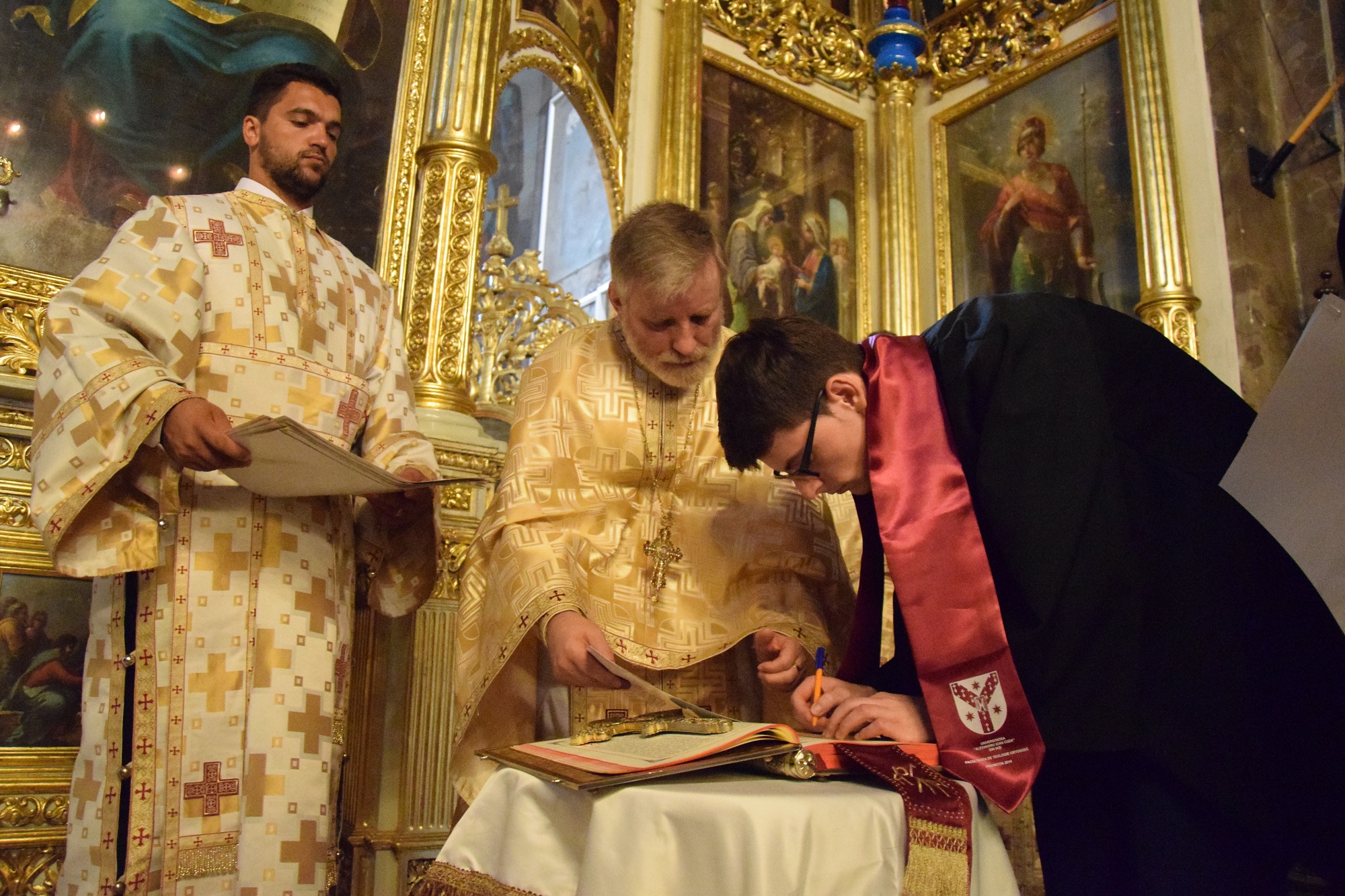 Îndemnul Mitropolitului Moldovei și Bucovinei către absolvenții teologi: „Sunteți rânduiți să fiți slujitori și martori” Îndemnul Mitropolitului Moldovei și Bucovinei către absolvenții teologi: „Sunteți rânduiți să fiți slujitori și martori”