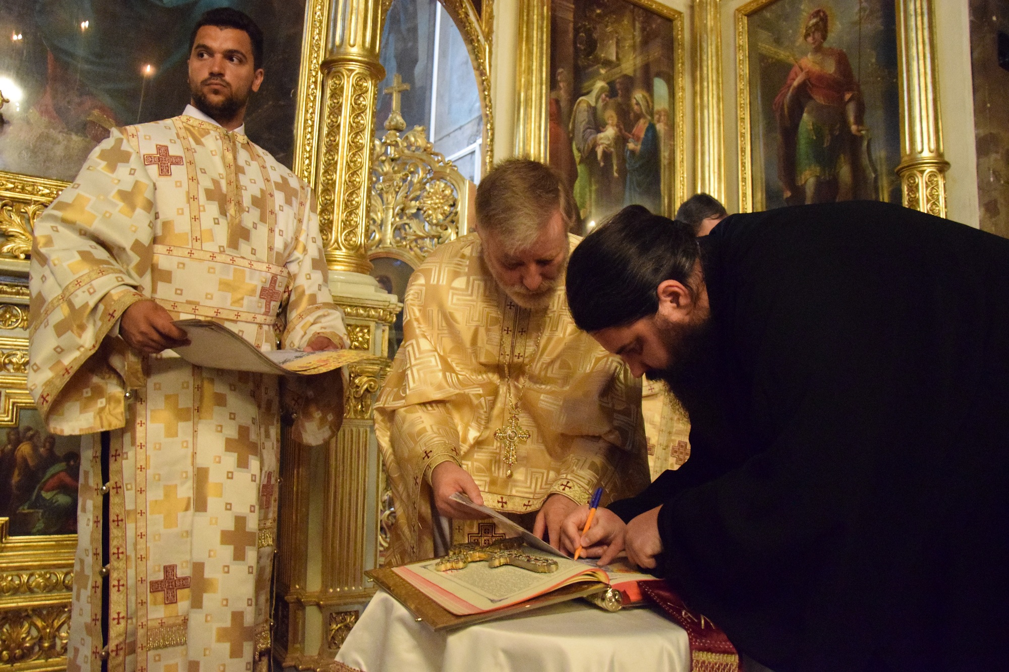 Îndemnul Mitropolitului Moldovei și Bucovinei către absolvenții teologi: „Sunteți rânduiți să fiți slujitori și martori” Îndemnul Mitropolitului Moldovei și Bucovinei către absolvenții teologi: „Sunteți rânduiți să fiți slujitori și martori”