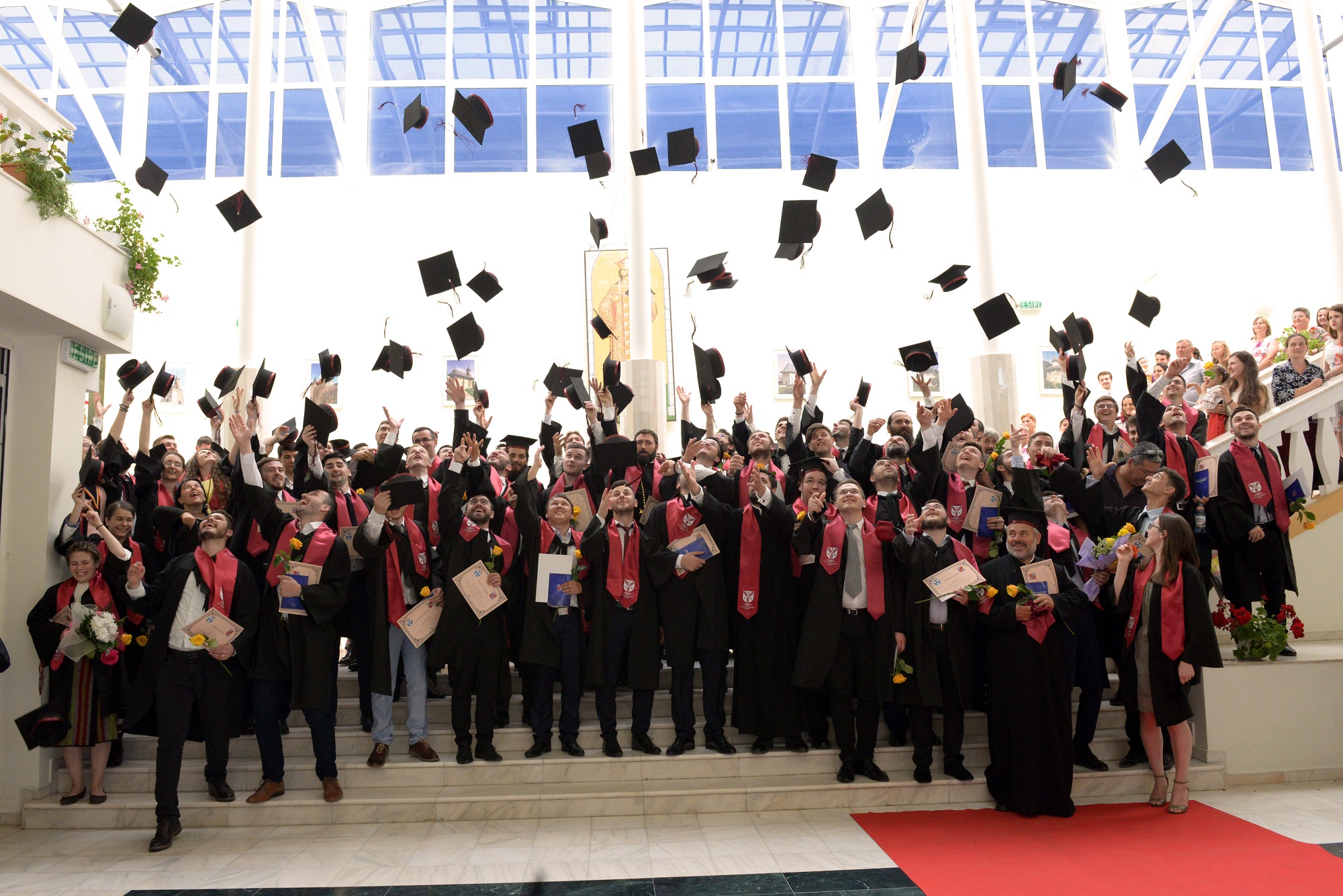 Îndemnul Mitropolitului Moldovei și Bucovinei către absolvenții teologi: „Sunteți rânduiți să fiți slujitori și martori” Îndemnul Mitropolitului Moldovei și Bucovinei către absolvenții teologi: „Sunteți rânduiți să fiți slujitori și martori”