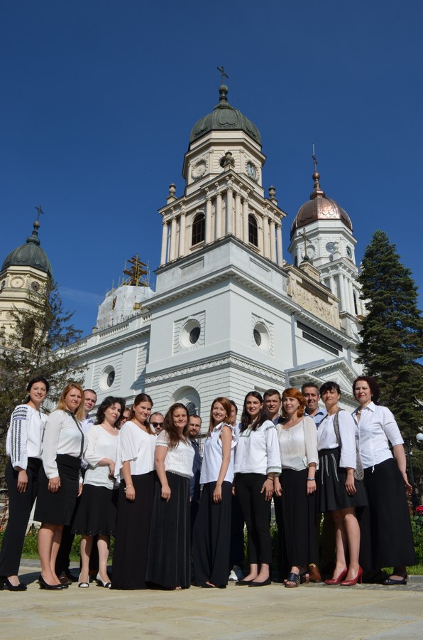 Corul „Sfântul Nectarie“ din Iaşi, la Sfânta Liturghie din Catedrala Mitropolitană din Iaşi