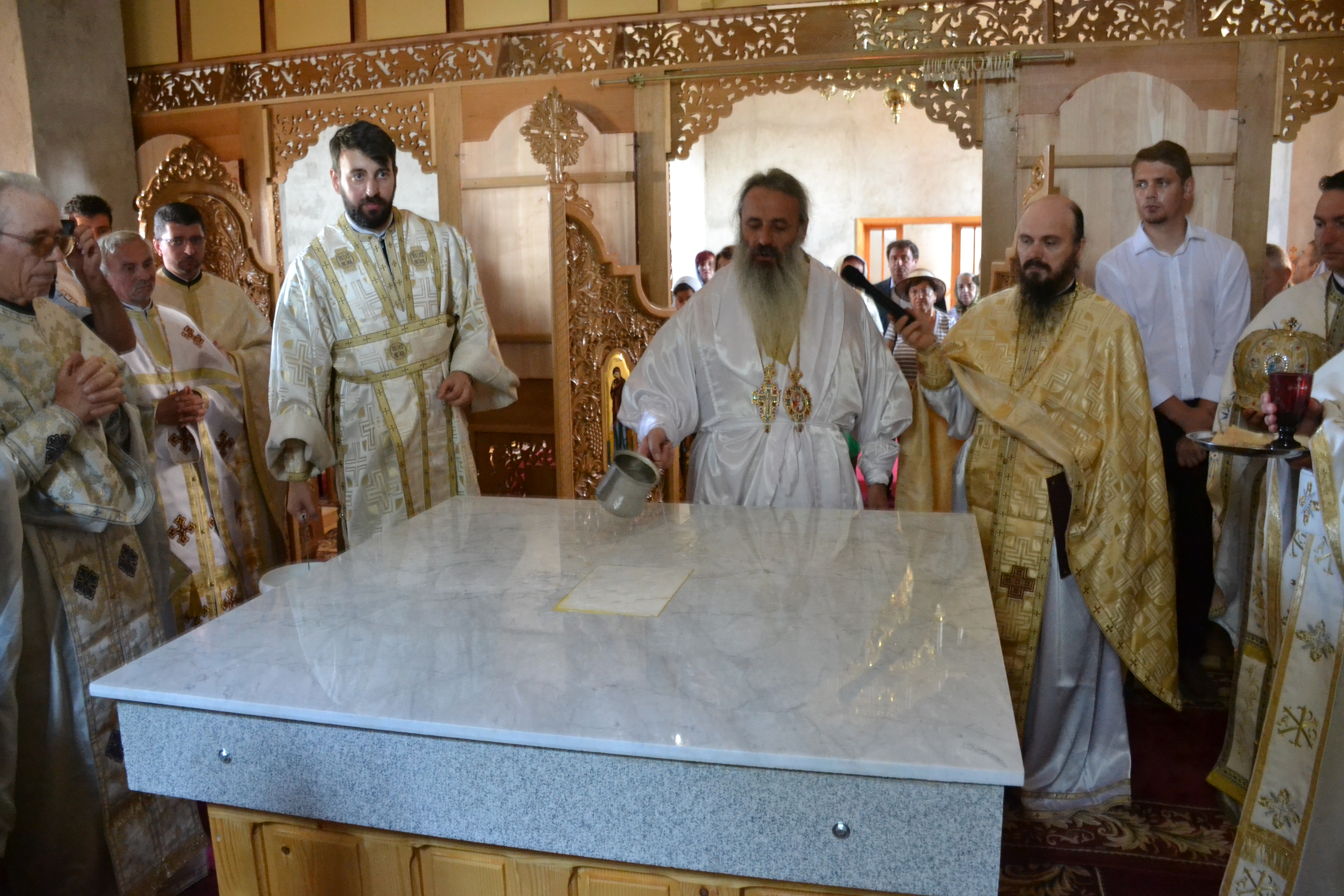 Biserica „Sfânta Cuvioasă Parascheva” din Strahotin, jud. Botoşani a fost sfințită