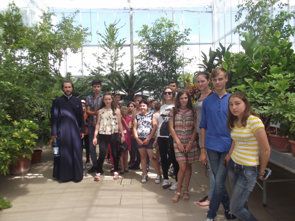 Excursie pentru copiii merituoşi din Parohia Poieniţa Excursie pentru copiii merituoşi din Parohia Poieniţa