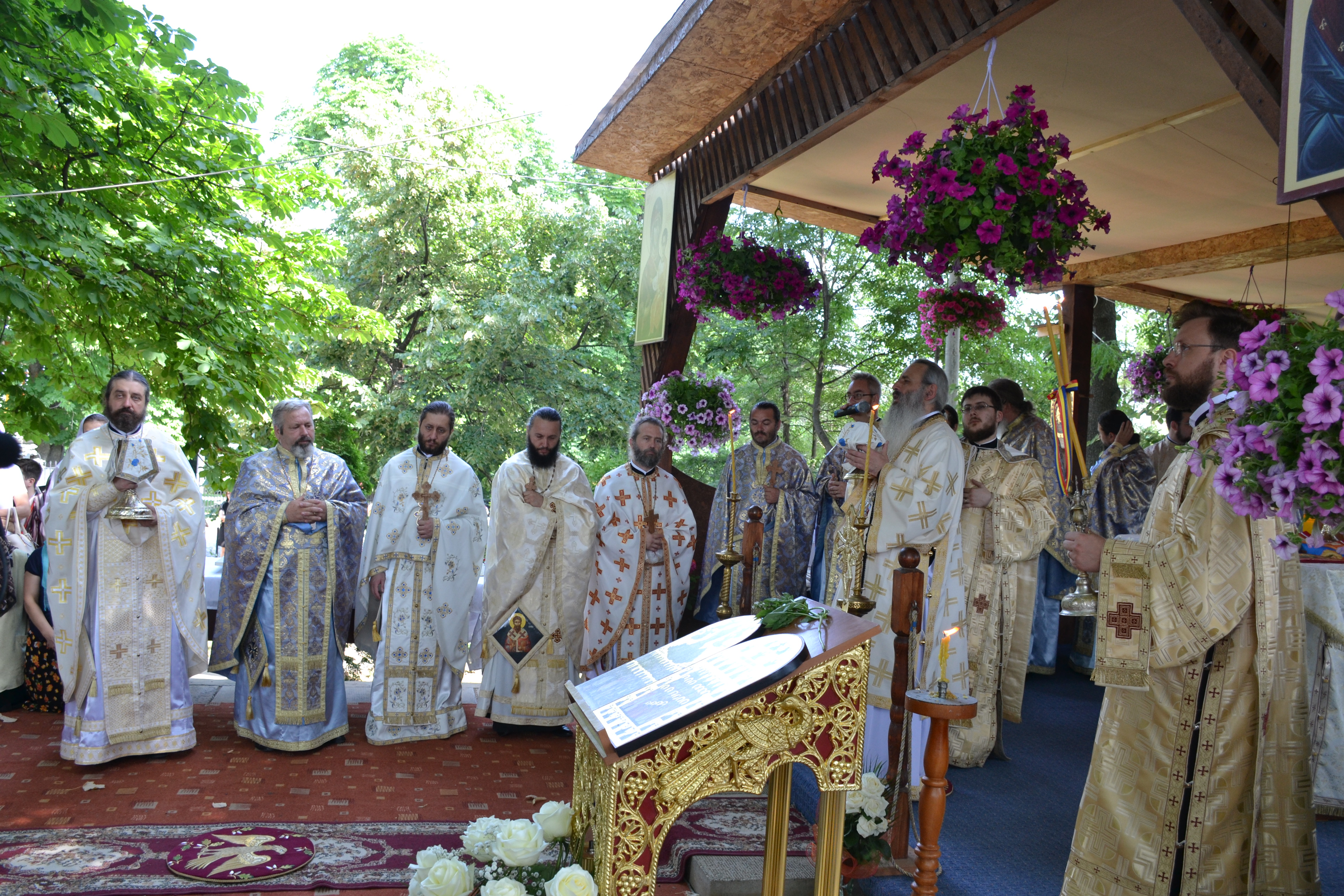 Liturghie arhierească la hramul Mănăstirii Bucium