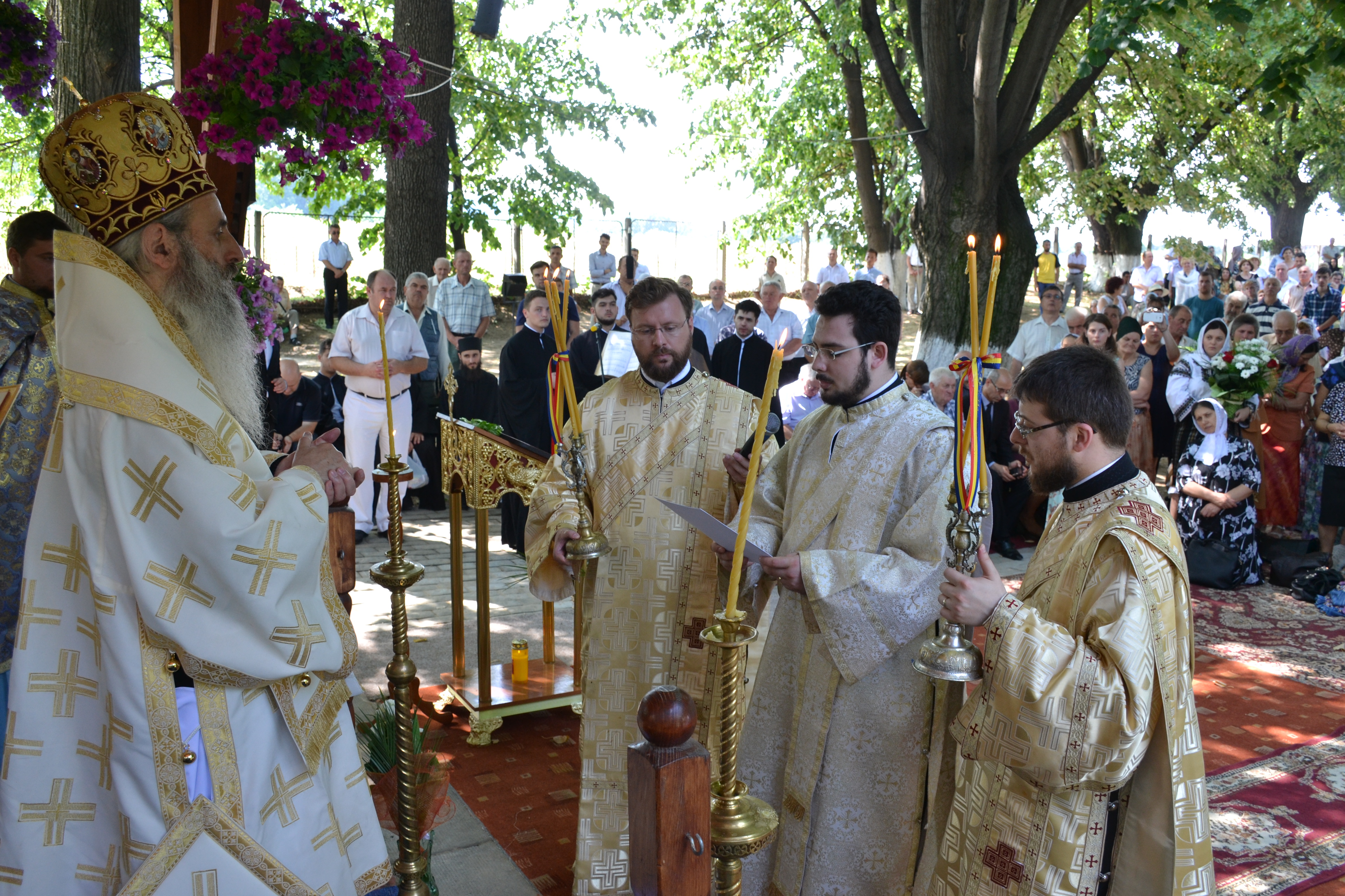 Liturghie arhierească la hramul Mănăstirii Bucium