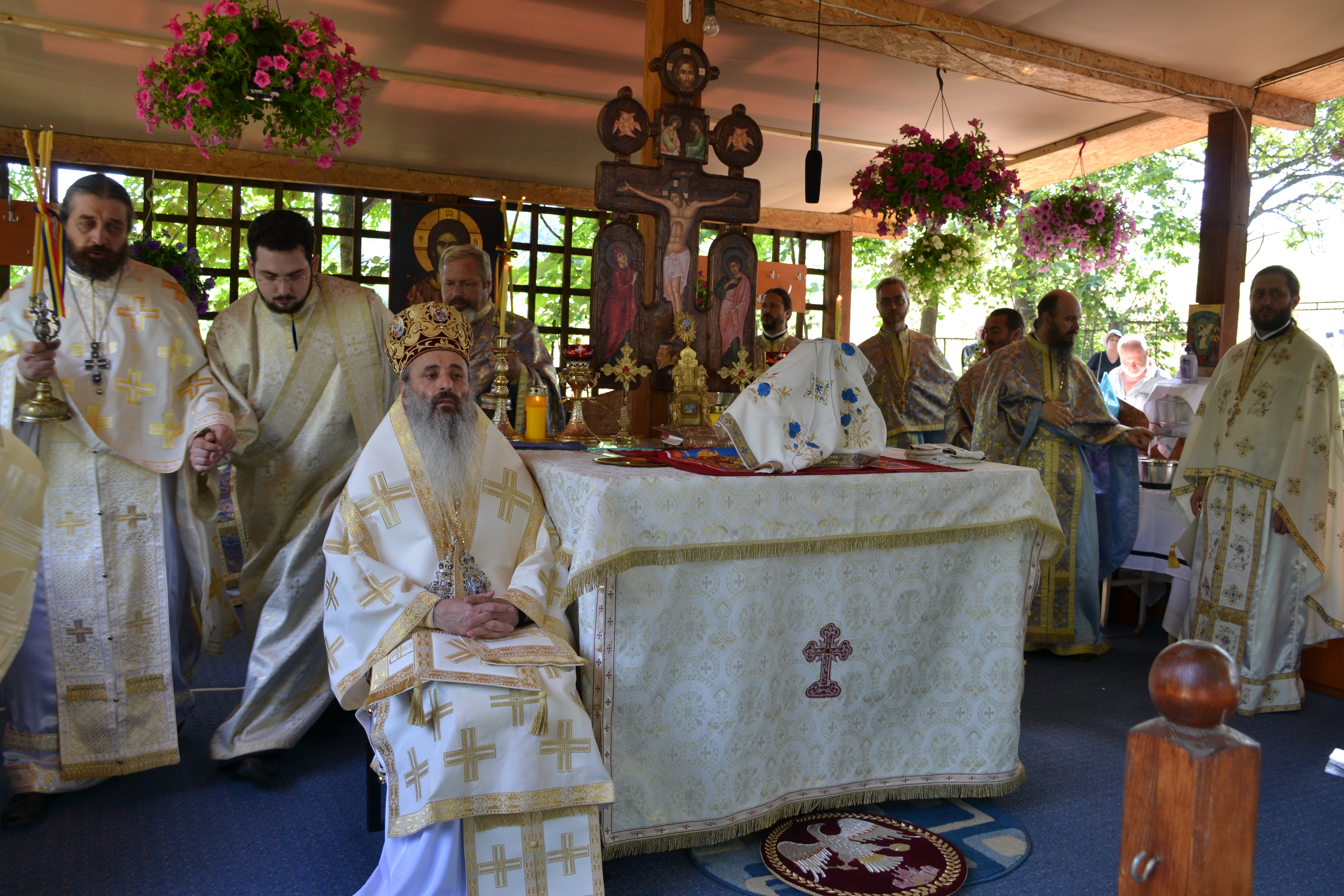 Liturghie arhierească la hramul Mănăstirii Bucium