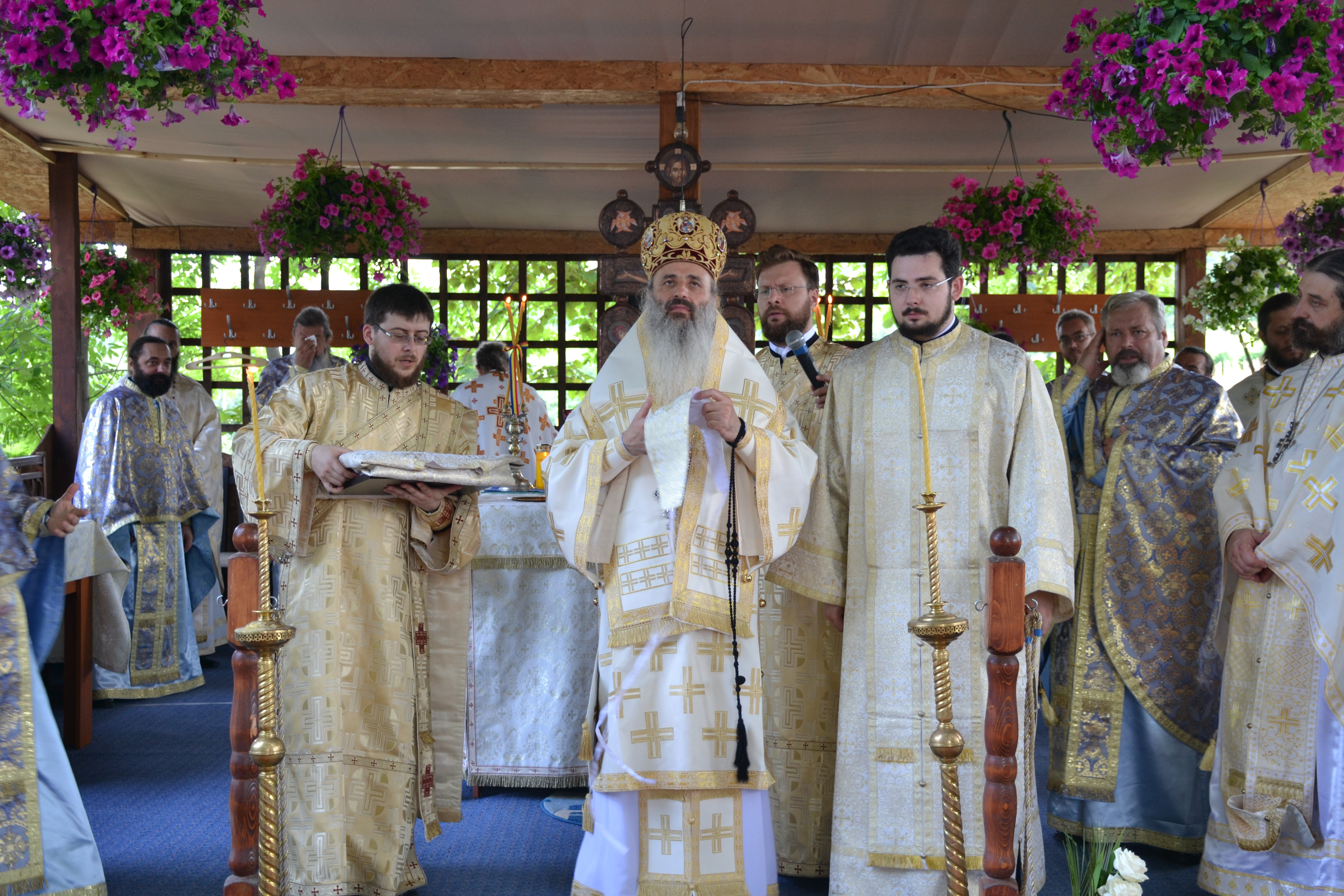 Liturghie arhierească la hramul Mănăstirii Bucium