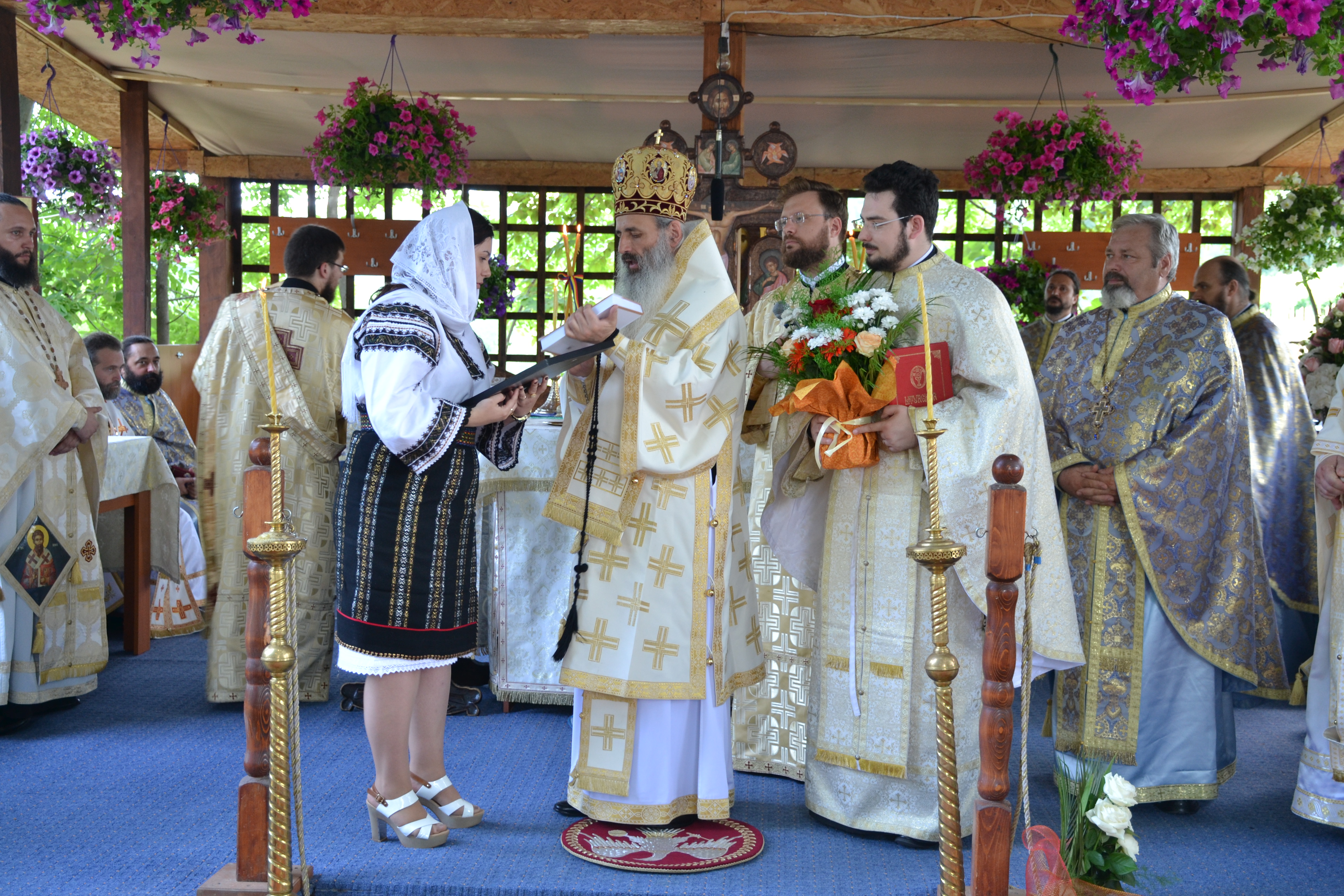 Liturghie arhierească la hramul Mănăstirii Bucium