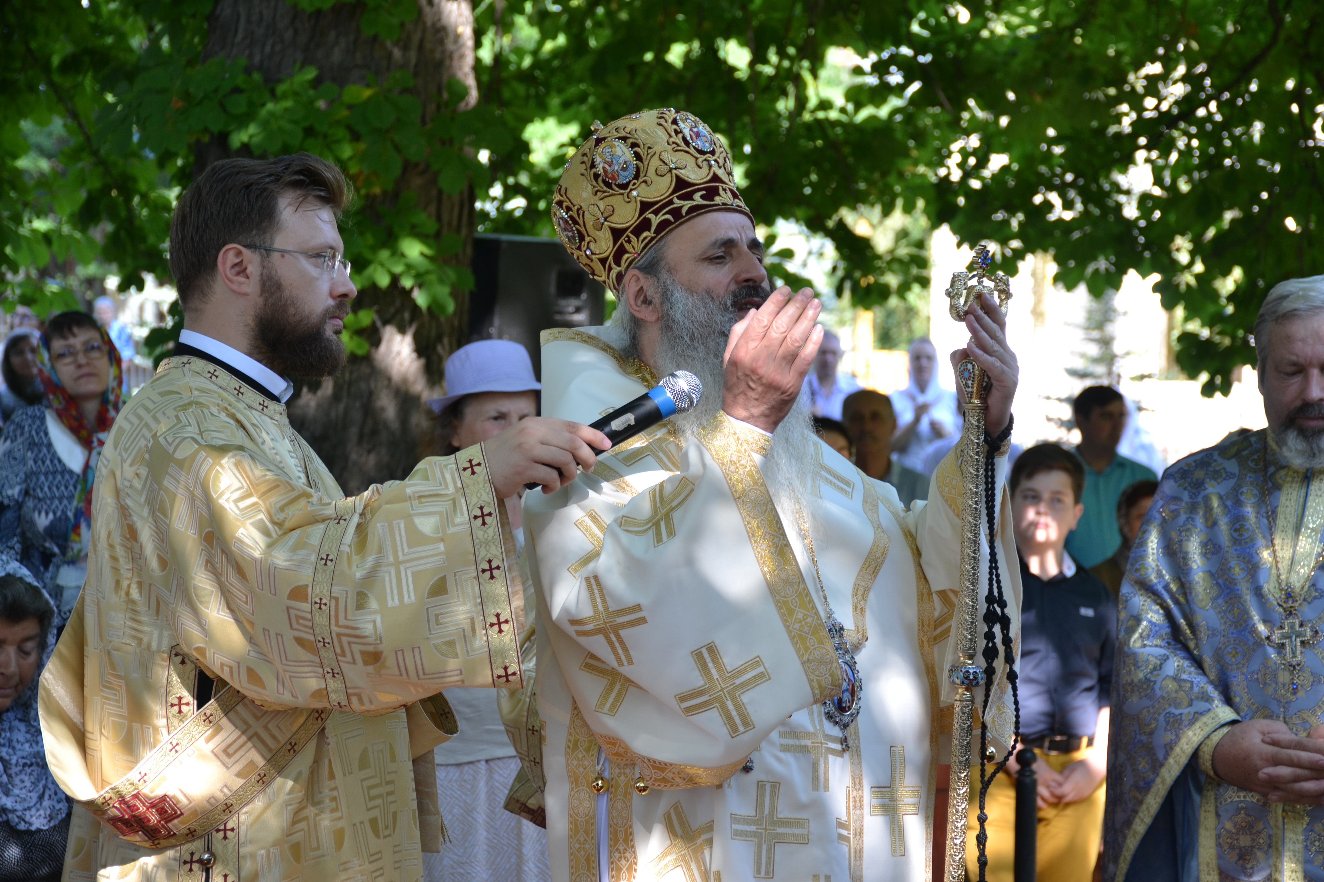 Liturghie arhierească la hramul Mănăstirii Bucium