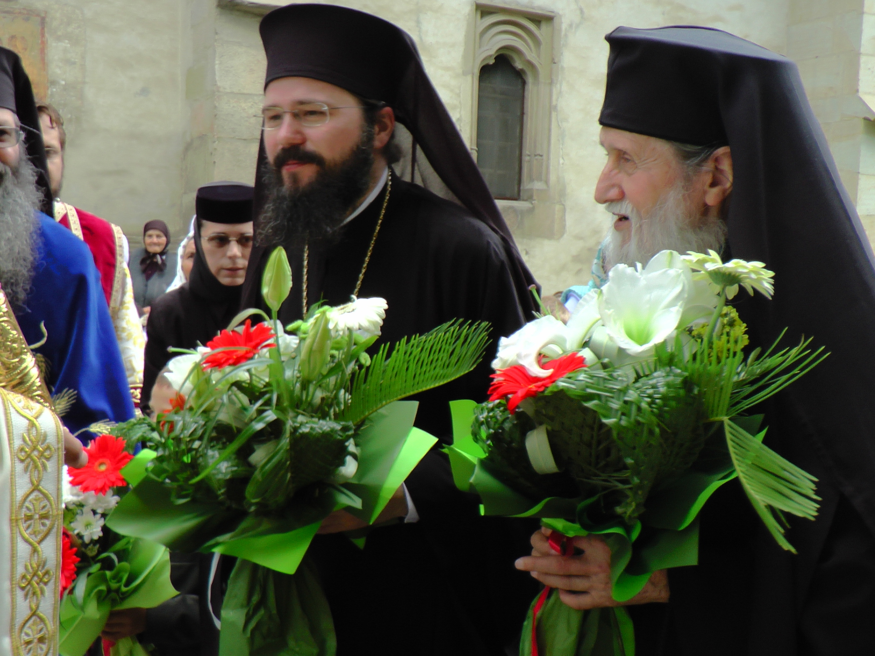 Patru ierarhi la hramul Mănăstirii Bogdana din Rădăuţi