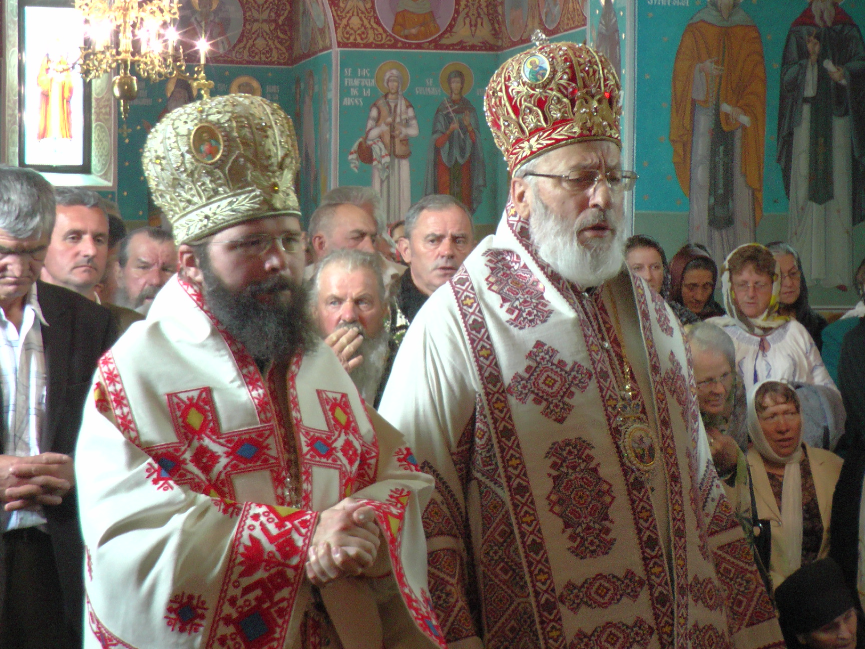 Patru ierarhi la hramul Mănăstirii Bogdana din Rădăuţi