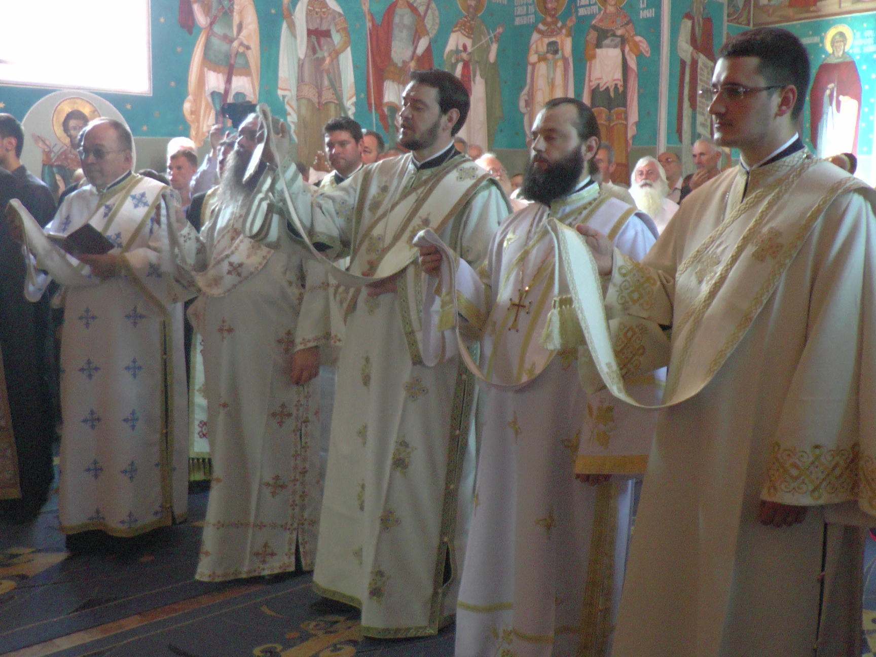 Patru ierarhi la hramul Mănăstirii Bogdana din Rădăuţi