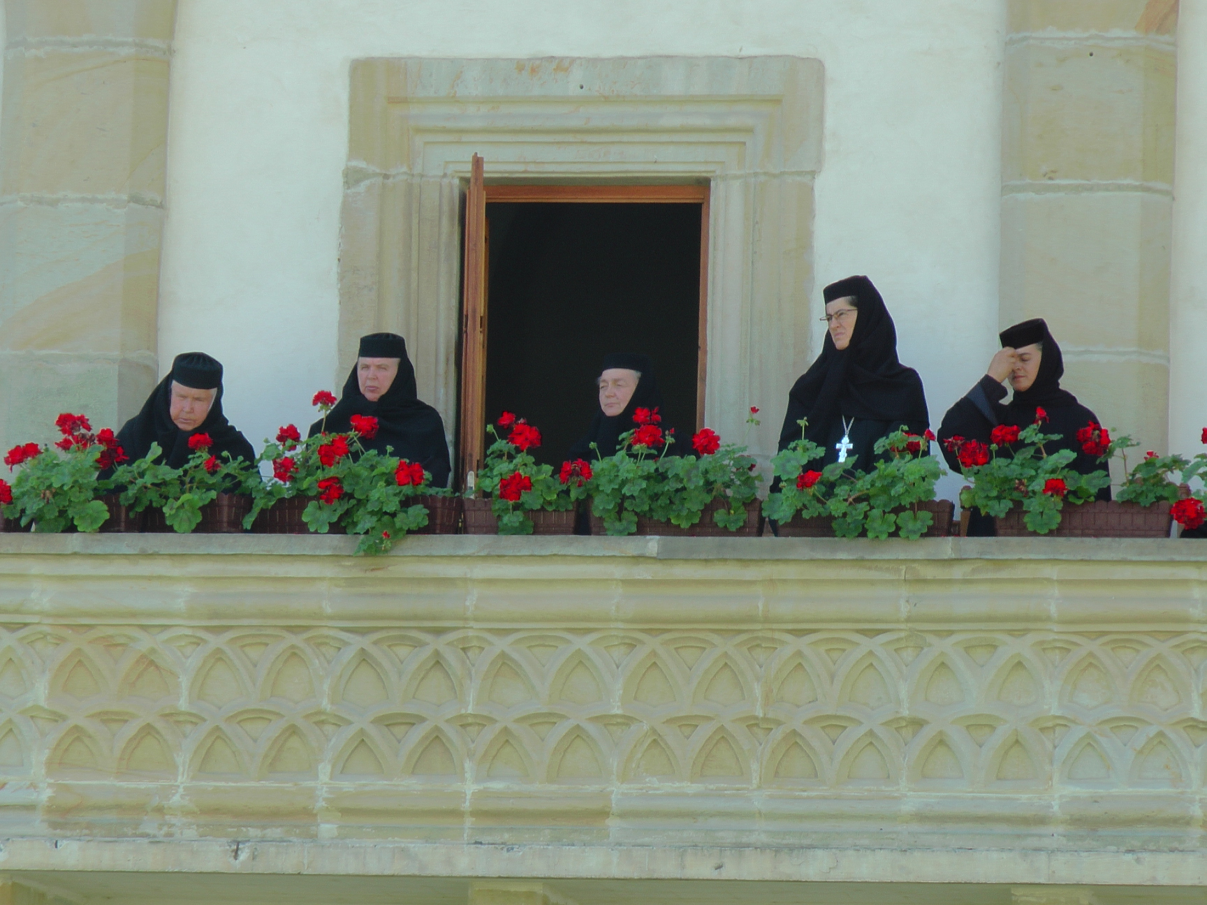 Hram la Putna: „Să luptăm fiecare prin rugăciunea noastră şi să nu ne războim niciodată între noi“